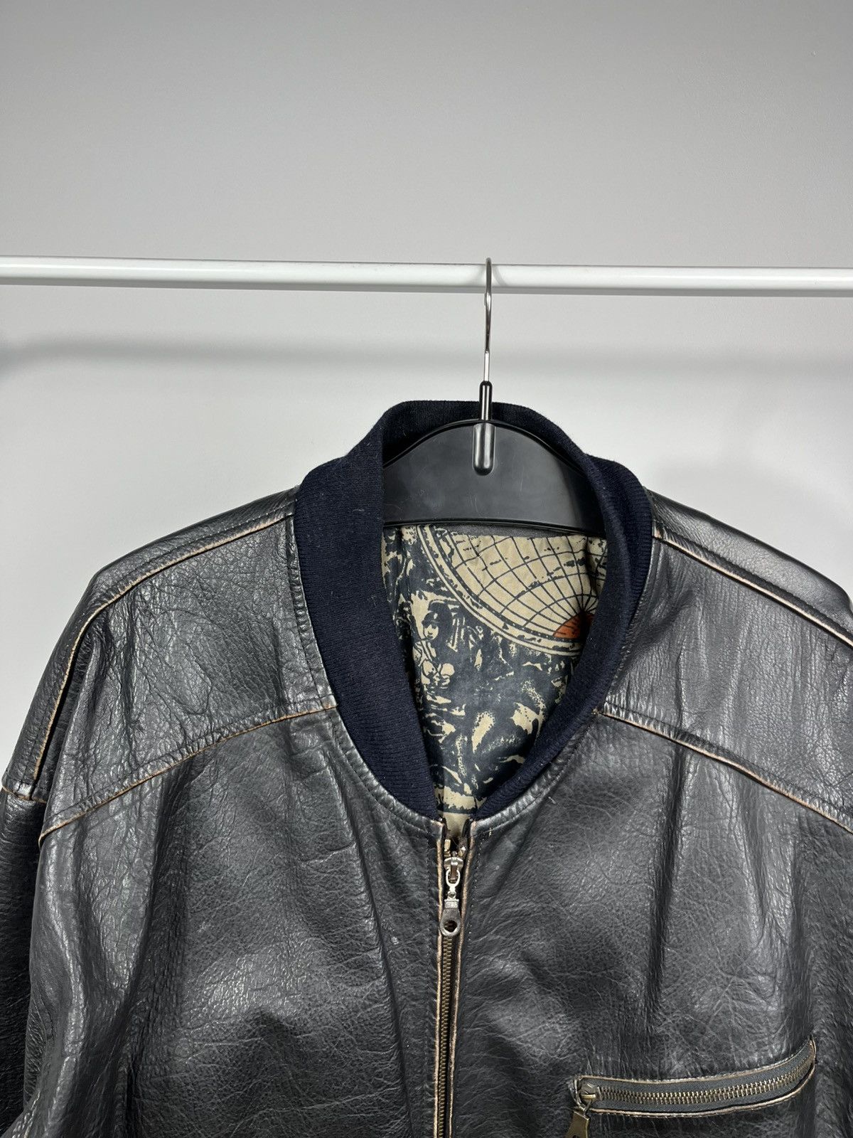 Leather Vintage Heavy Leather Biker Bomber Jacket Classic Mens Size US XL / EU 56 / 4 - 4 Thumbnail