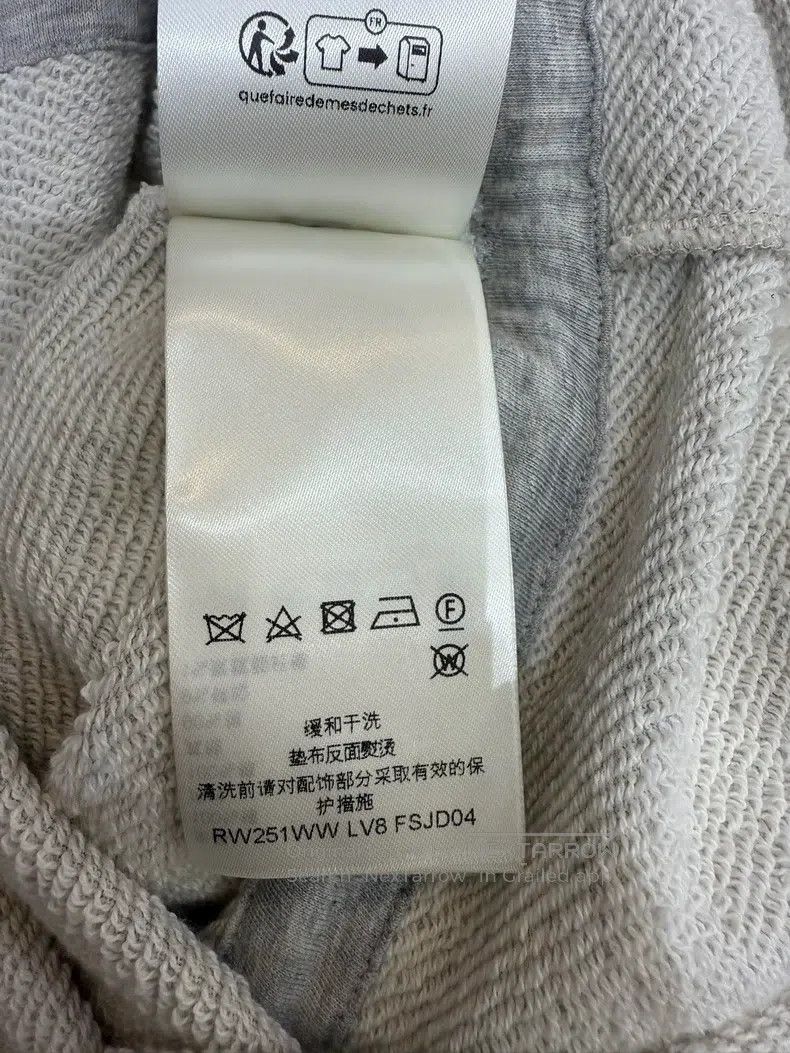 Louis Vuitton Louis Vuitton Seal Hooded Drawstring dress Size XS / US 0-2 / IT 36-38 - 7 Thumbnail