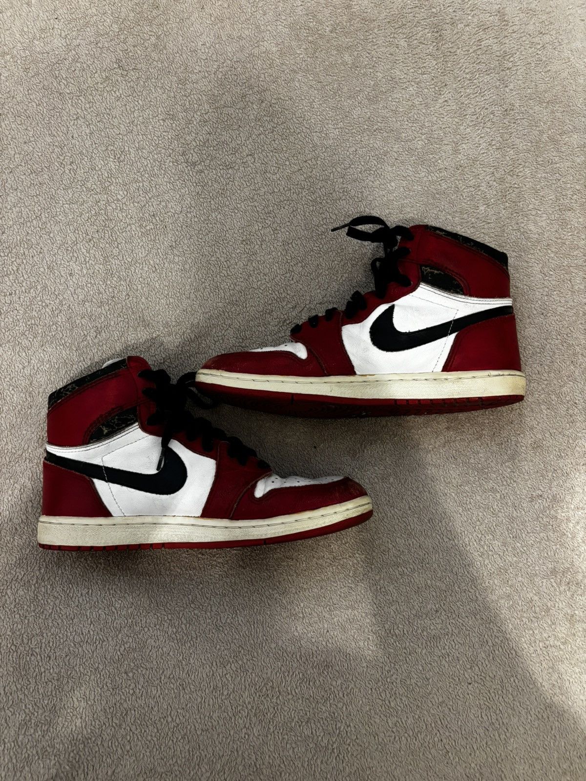 Jordan Brand Air Jordan 1 Chicago 1985 Size US 9 / EU 42 - 2 Thumbnail