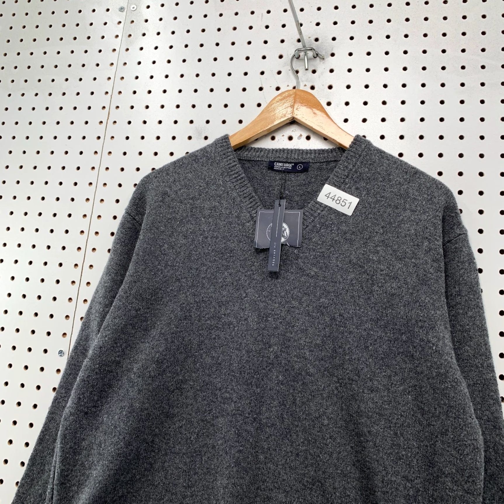 Vintage Cambridge Sweater Men Large Gray V-Neck Business Casual Lambswool NWT Shirt Pullover Mens Winter Fall Spring Size US L / EU 52-54 / 3 - 4 Thumbnail