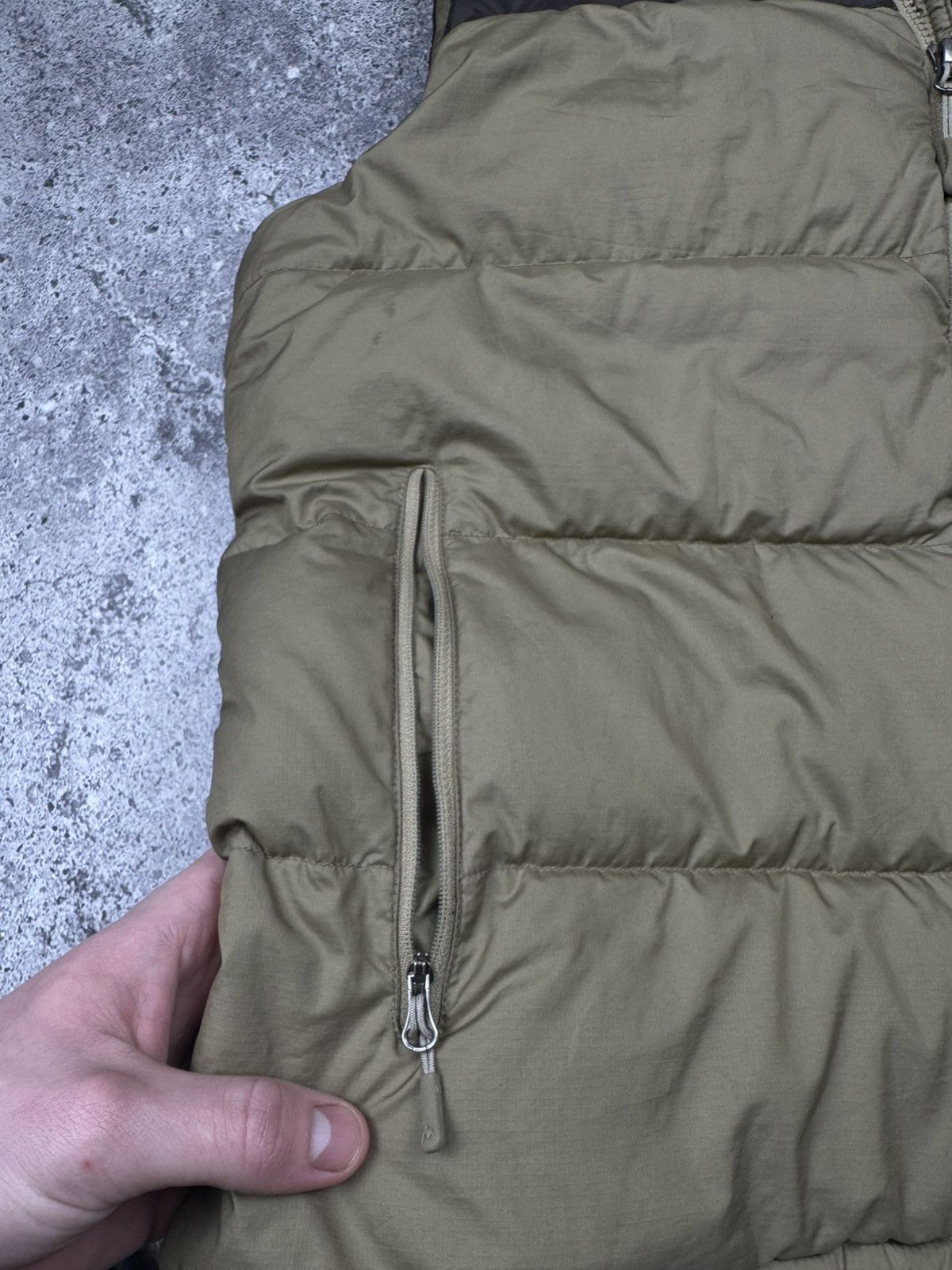Marmot Vintage Marmot Outdoor Down Puffer Vest Arcteryx Style Size US M / EU 48-50 / 2 - 8 Thumbnail