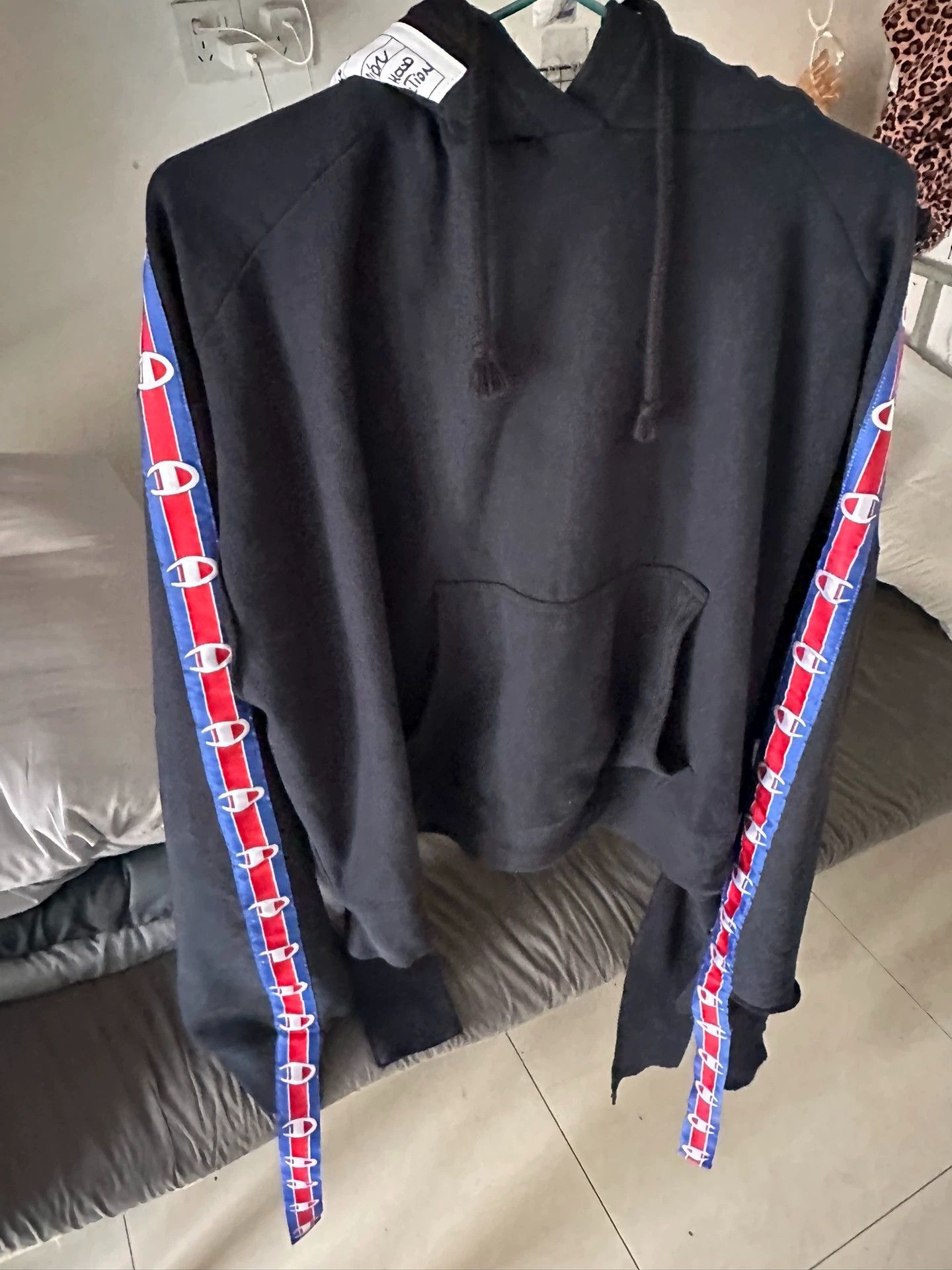 Vetements Vetements Champion Co-branded Hoodie - dmc Size US M / EU 48-50 / 2 - 1 Thumbnail