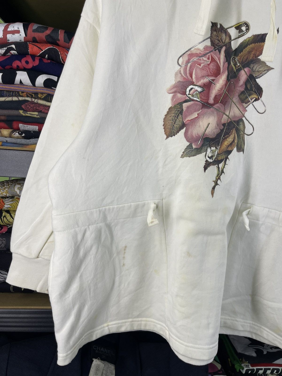 GU × Undercover GU x Undercover hoodie with a rose and safety pin hoodie Size M / US 6-8 / IT 42-44 - 2 Thumbnail