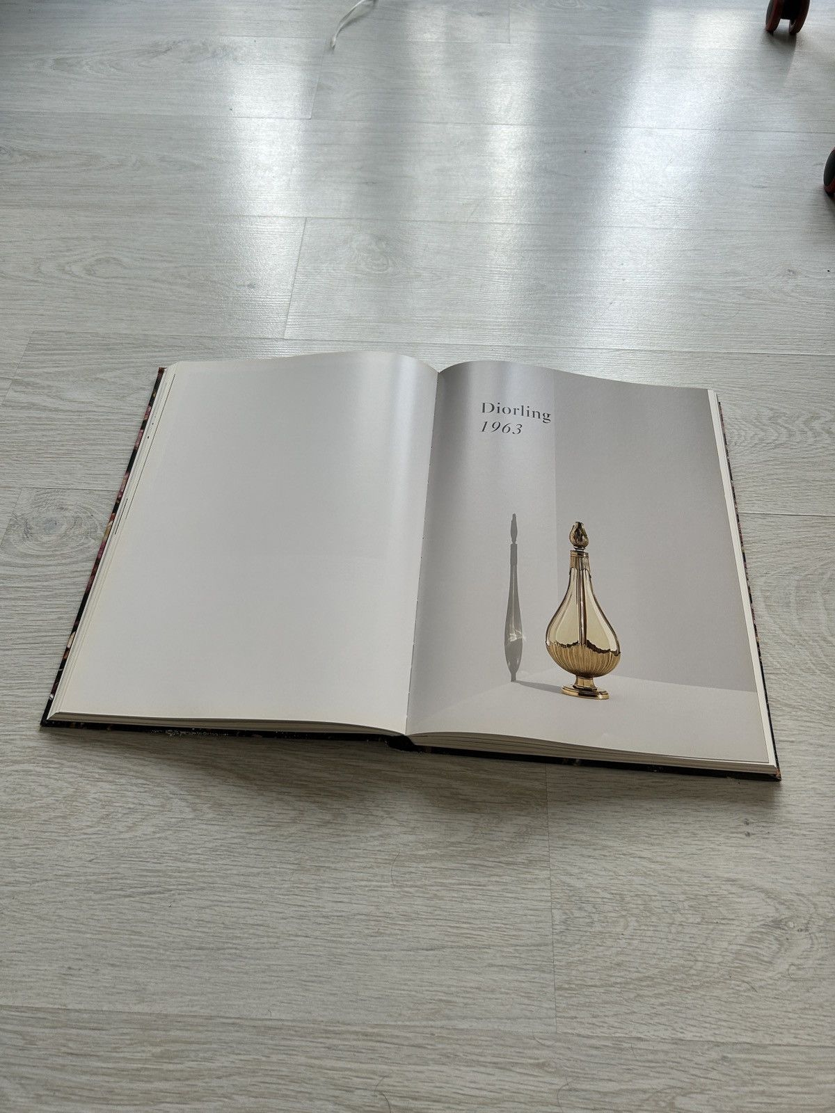 Dior Dior “The Perfumes” Book Size ONE SIZE - 8 Thumbnail