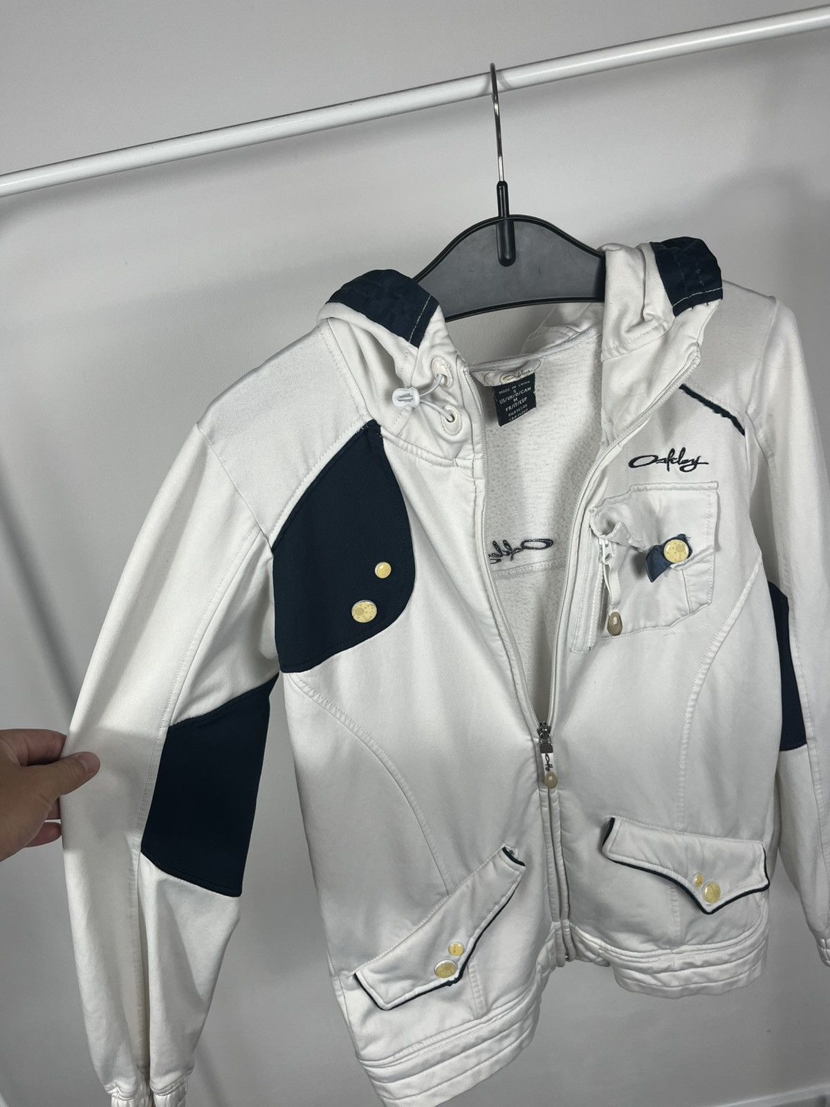 Oakley Oakley white zip-up hoodie jacket with pockets size S/ Size US S / EU 44-46 / 1 - 6 Thumbnail