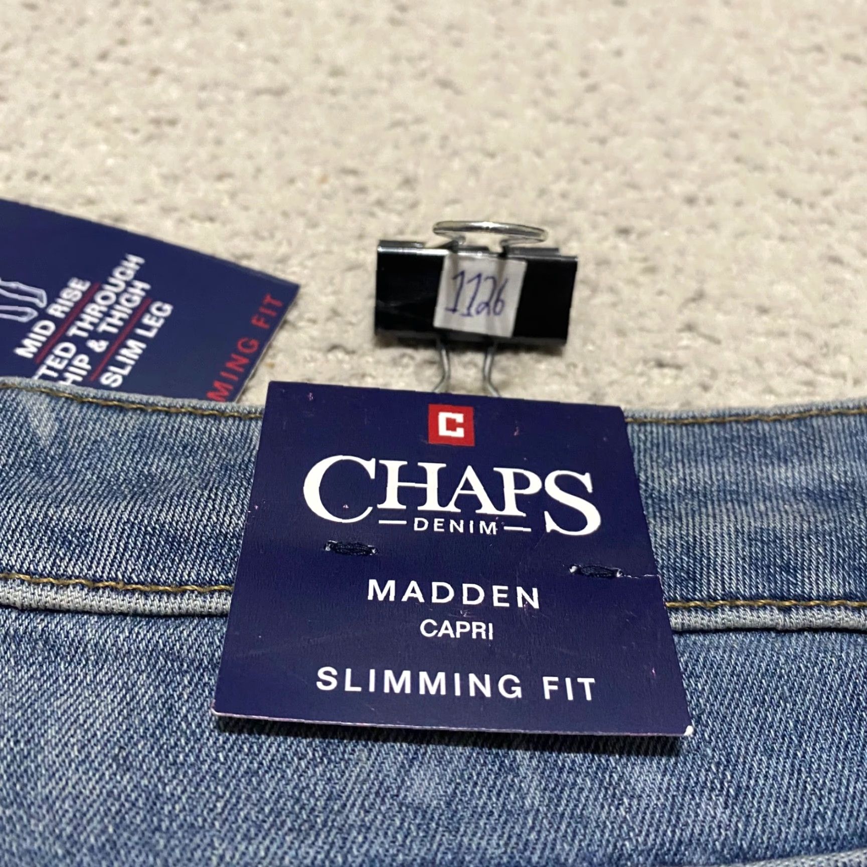 Chaps NWT Chaps Jeans Womens Blue Denim Medium Wash Floral Capri 10 Casual Regular Rise 5-Pocket Womens Girls? Size 32" / US 10 / IT 46 - 4 Thumbnail