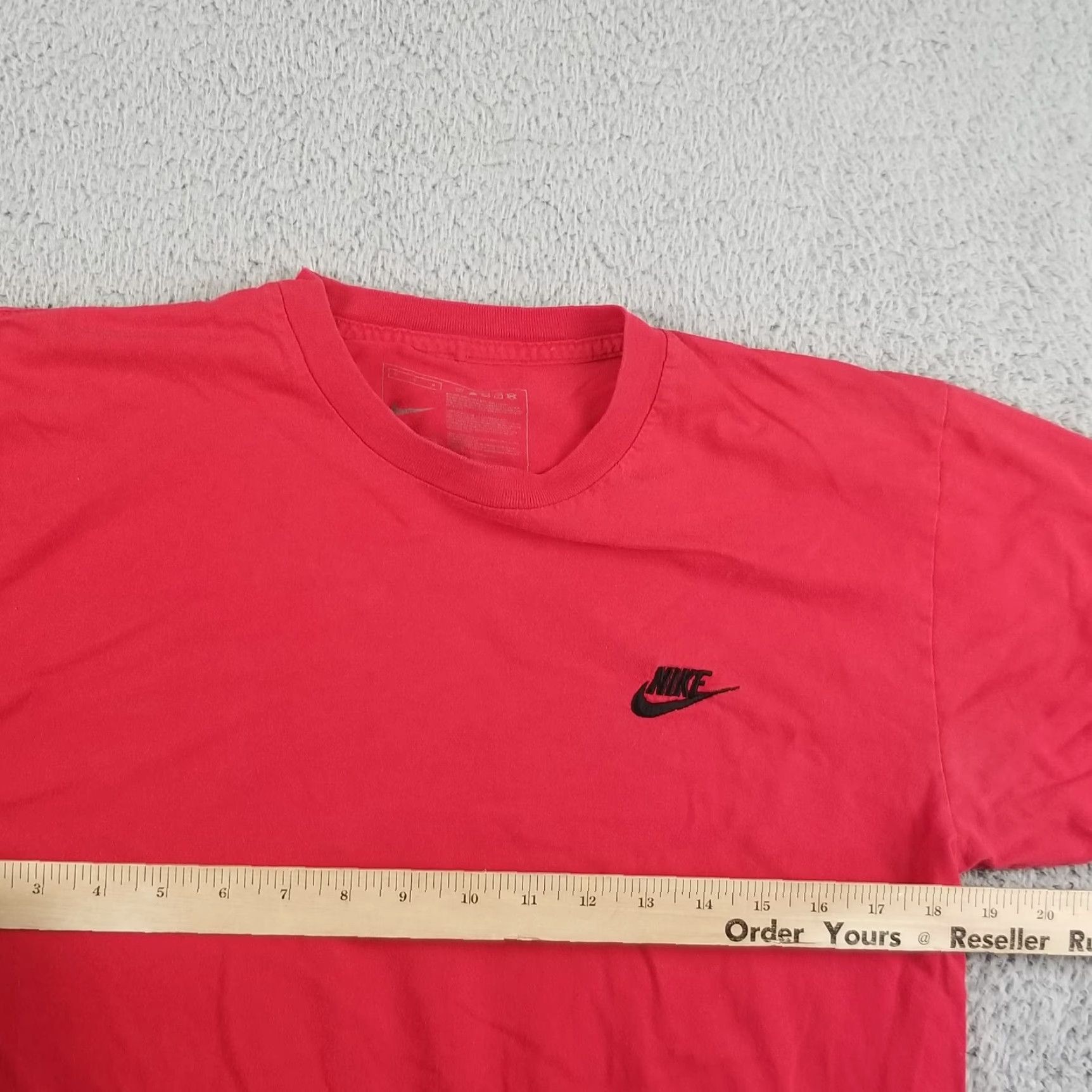 Nike VINTAGE Nike T-Shirt Men Medium Red Embroidered Swoosh Y2K Sports 2000s Size US M / EU 48-50 / 2 - 6 Thumbnail