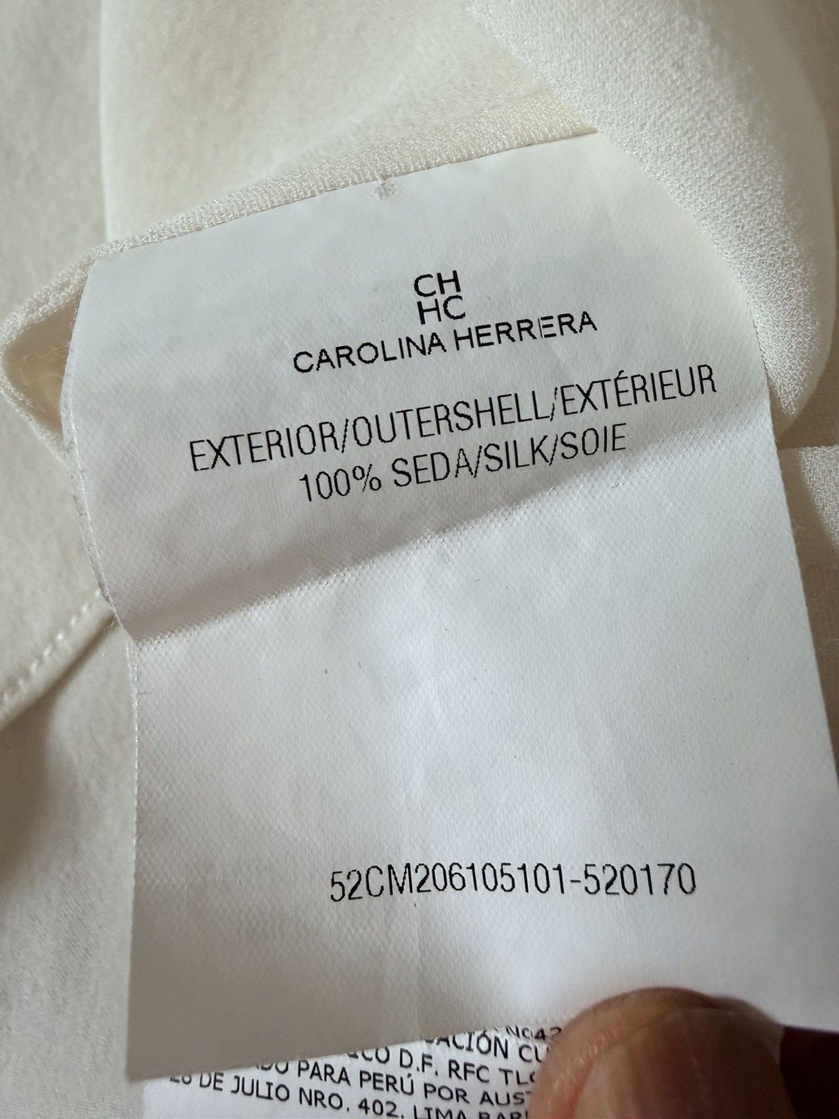 Carolina Herrera Carolina Herrera 100% Silk Ivory Flutter Sleeve Blouse Top Size M / US 6-8 / IT 42-44 - 9 Thumbnail