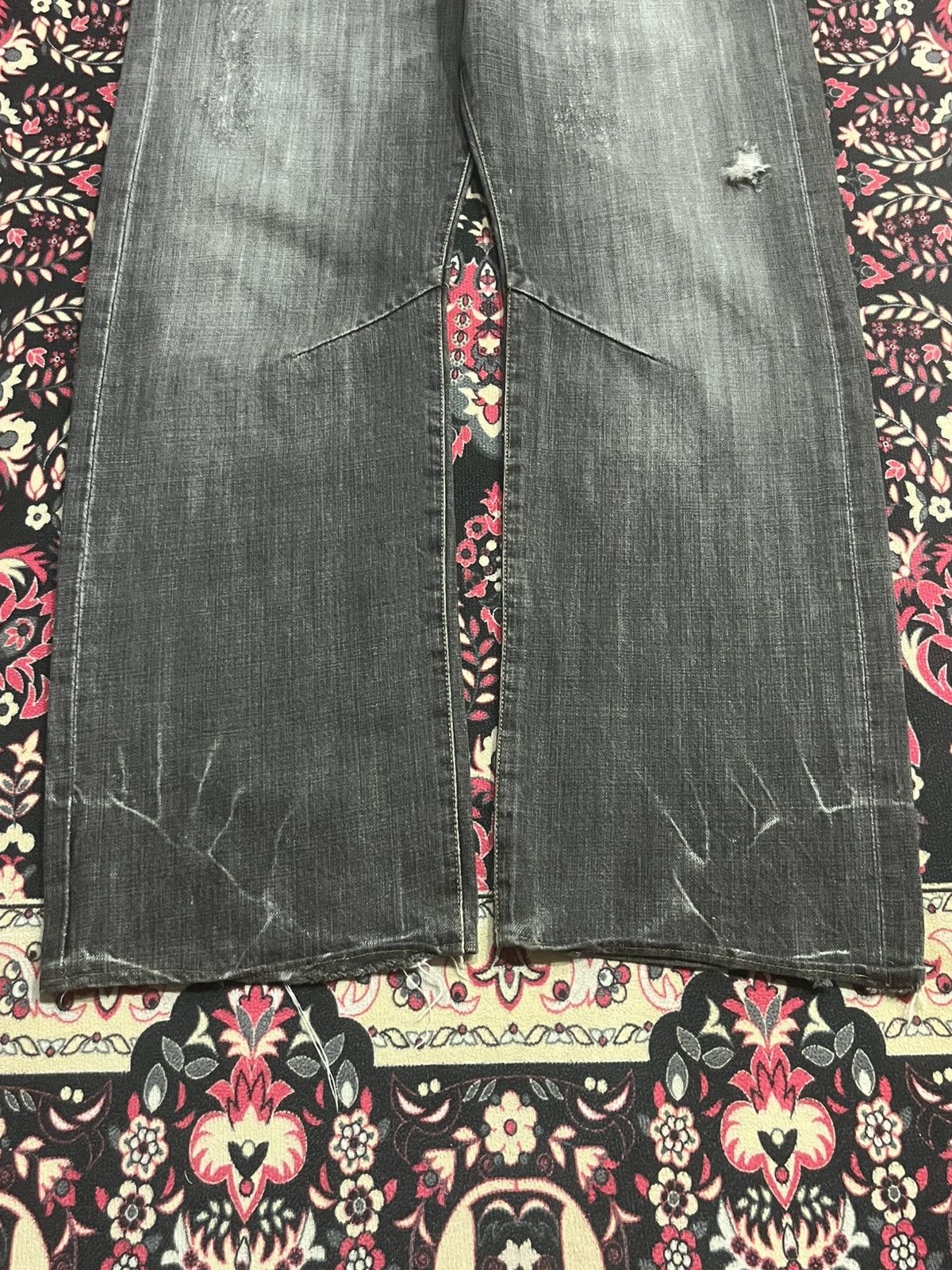 Le Grande Bleu (L.G.B.) Japanese Brand Grunge Style Adjustable Waist Dark Rip Jeans Size US 33 - 7 Thumbnail