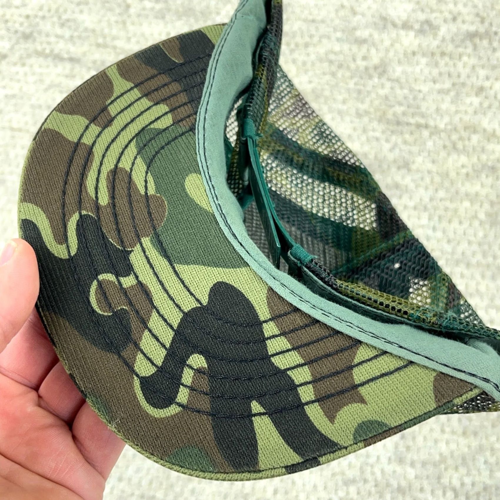Vintage VINTAGE Brown Transport Trucker Hat Cap SnapBack Green Camo 90s USA Trucking Mens Hats Size ONE SIZE - 4 Thumbnail