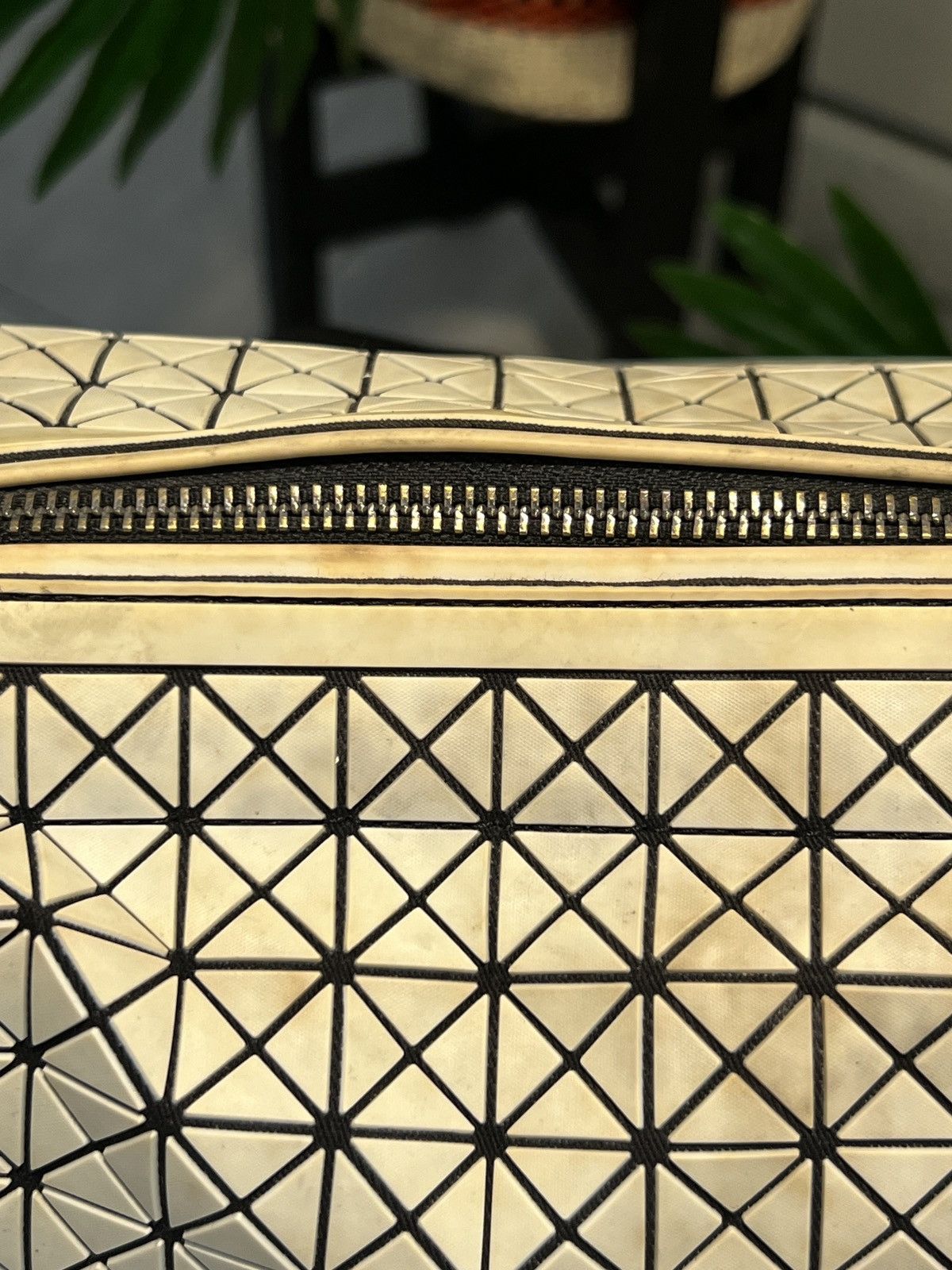 Issey Miyake Bao Bao Issey Miyake Geometric Saddle Bag Desinger Handbag Size ONE SIZE - 10 Thumbnail
