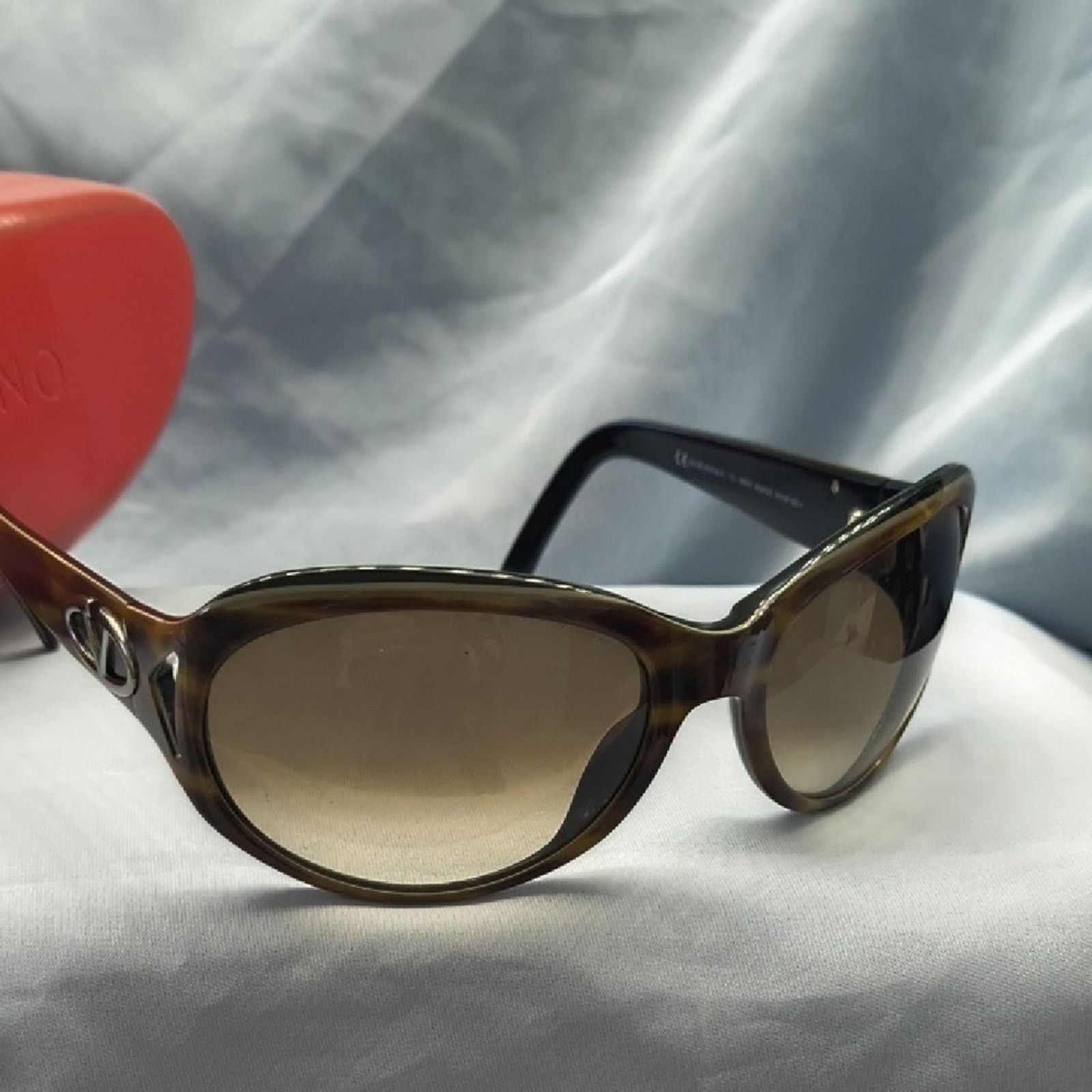 Valentino Valentino Garavani Tortoise Shell Sunglasses Size ONE SIZE - 11 Thumbnail