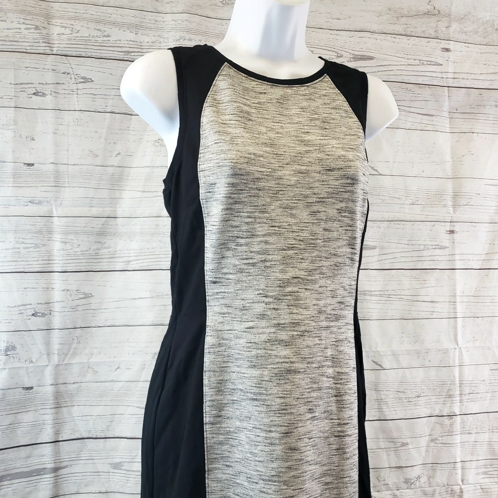 Athleta Athleta Womens Cityscape Dress XS Black Gray Sleeveless Viscose Blend Bodycon Size XS womens Shirt Dress Womens Vintage No Dress Size XS / US 0-2 / IT 36-38 - 2 Thumbnail