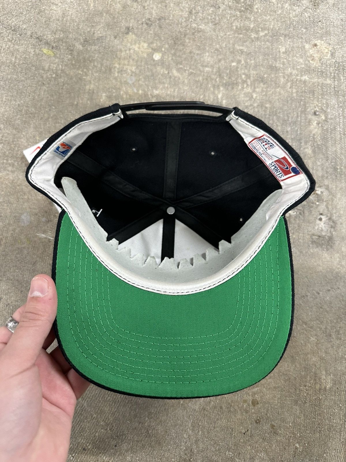 NBA × Sports Specialties × Vintage Vintage 90s Sports Specialties Detroit Pistons Wool Snapback Size ONE SIZE - 8 Thumbnail
