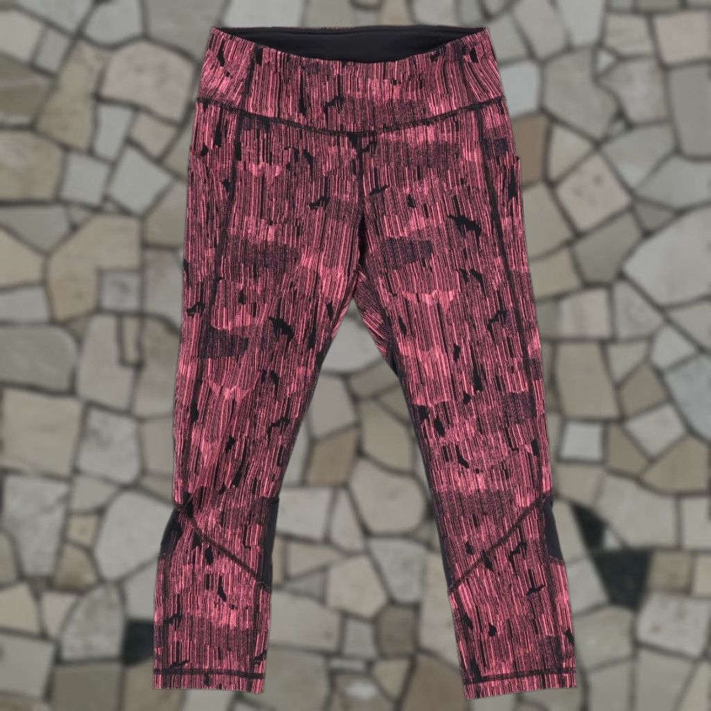 Lululemon Lululemon 21" HR Crop Nylon Woven Leggings Pants Pink All Over Print Women's 4 Size 27" / US 4 / IT 40 - 1 Thumbnail