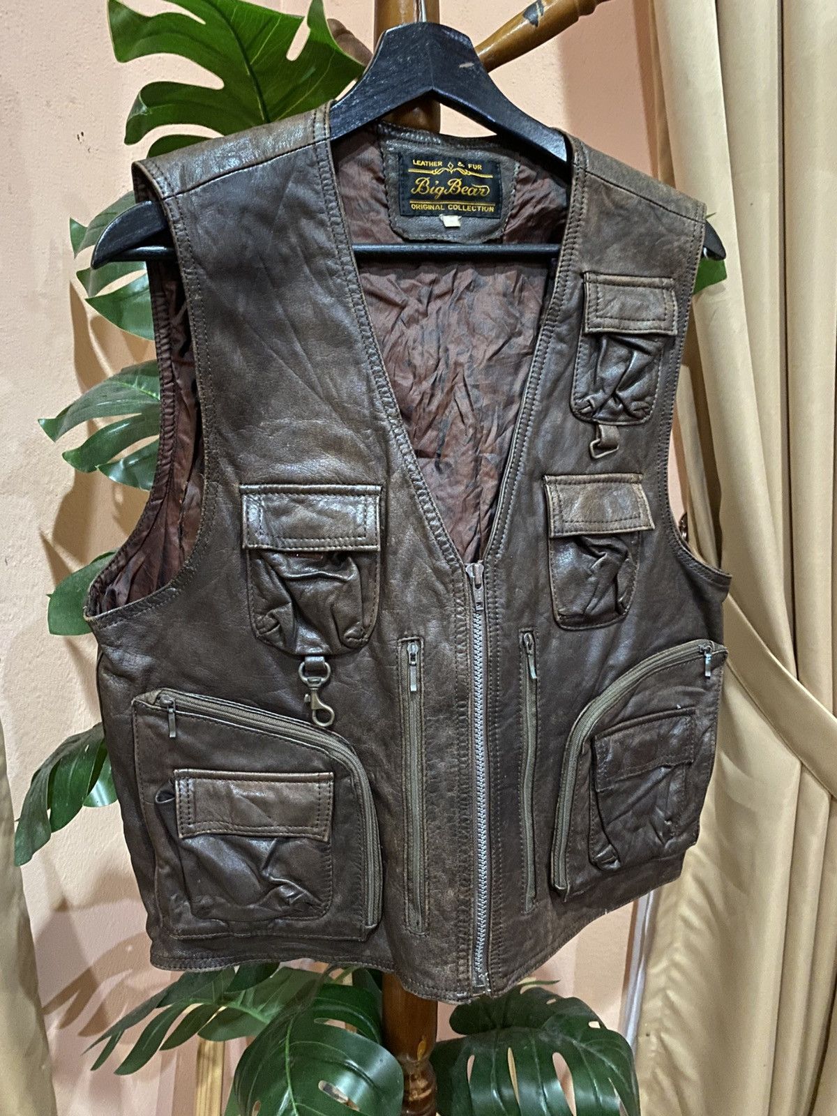 Other Vintage Big Bear Leather Utility Vest Multi-Pocket Zip Front Size US M / EU 48-50 / 2 - 3 Thumbnail