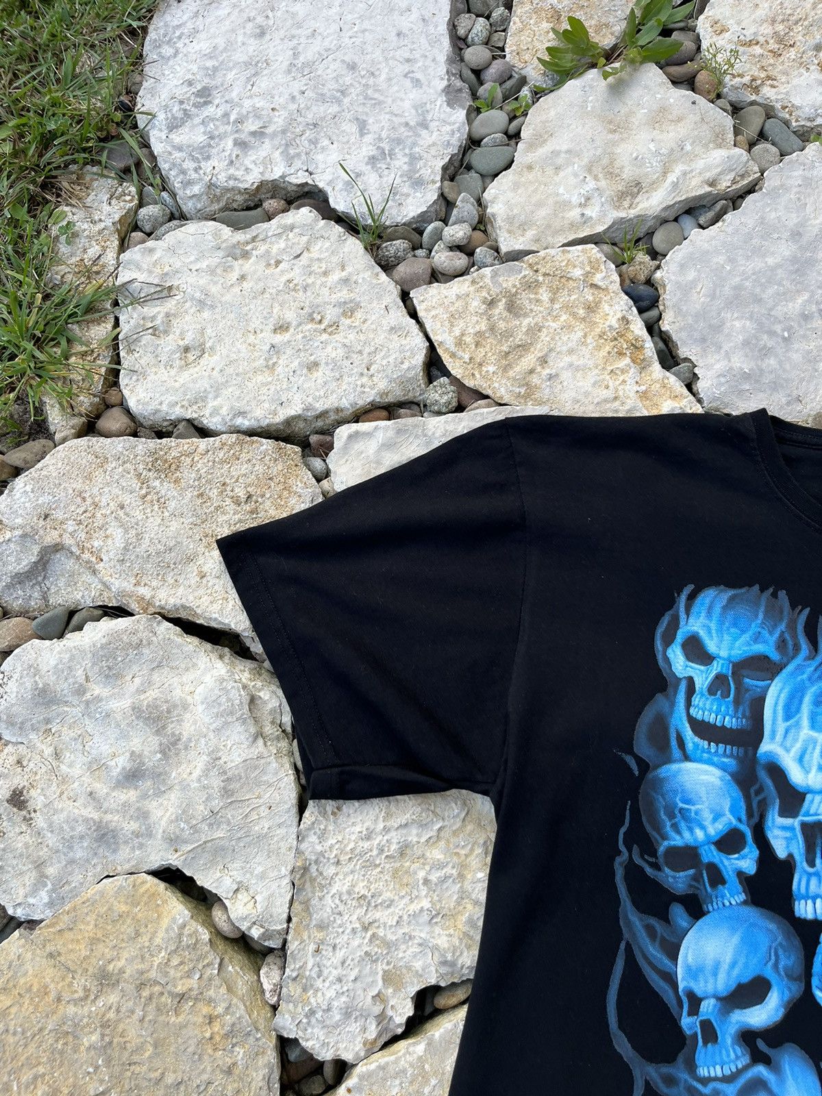 Vintage Vintage skulls flame fire liquid blue y2k tee t-shirt retro Size US XL / EU 56 / 4 - 4 Thumbnail
