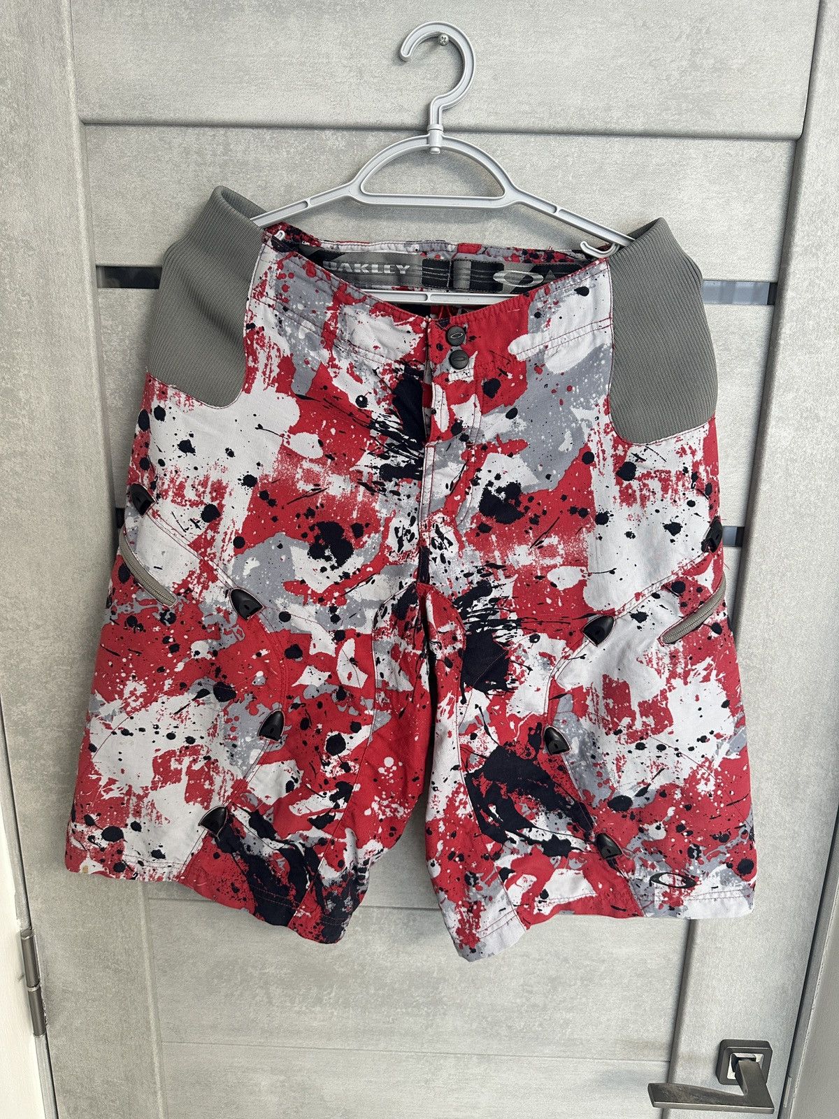 Oakley Oakley Ventilated Camo Shorts Vintage Size US 31 - 1 Thumbnail