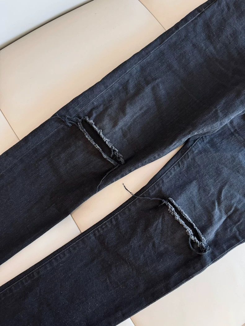 Saint Laurent Paris Saint Laurent Paris Saint Laurent Black Ripped Denim Pants Size US 30 / EU 46 - 2 Thumbnail