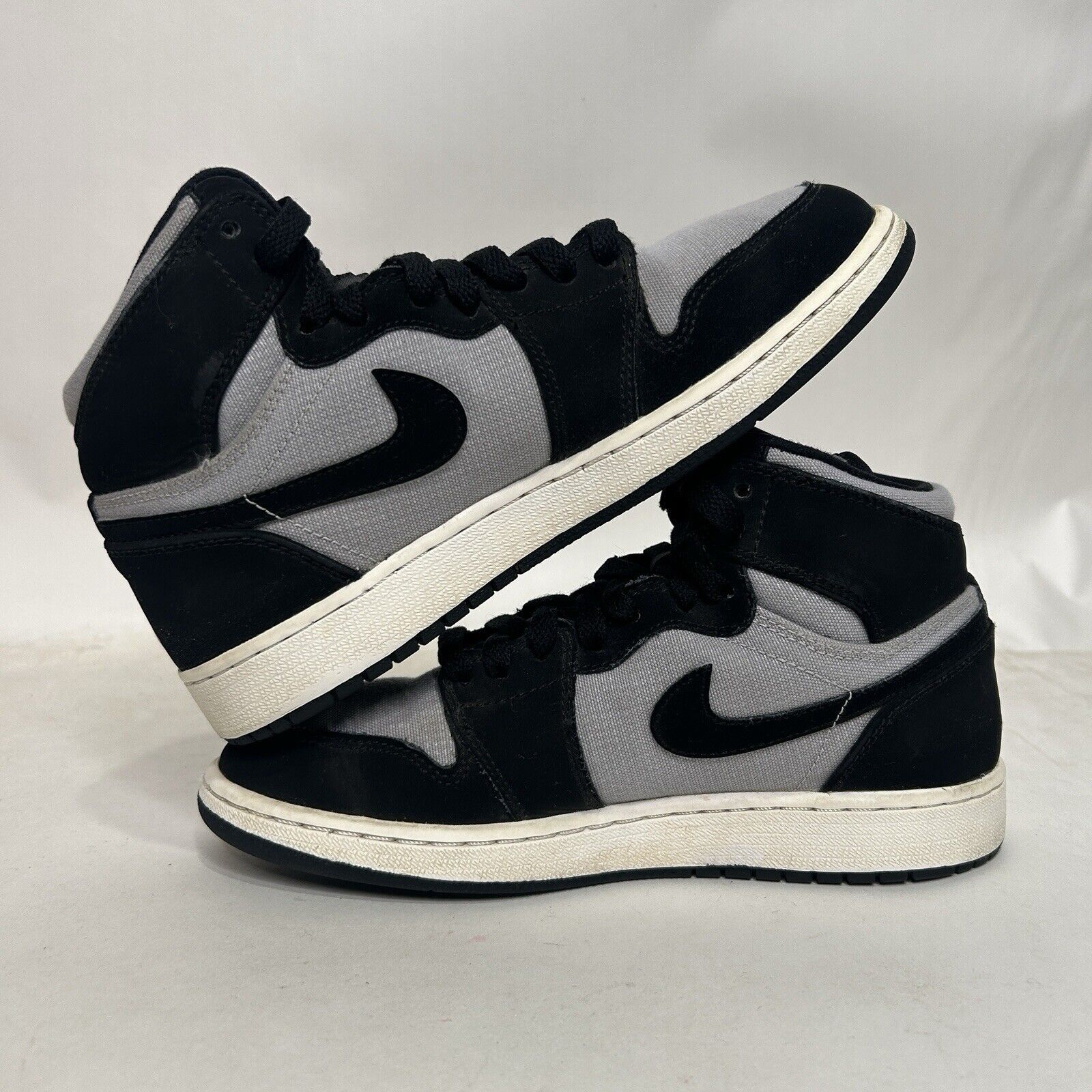 Jordan Brand Nike Shoes Air Jordan 1 Retro High GS “Wolf Grey” 2024 Size US 8.5 / IT 38.5 - 3 Thumbnail