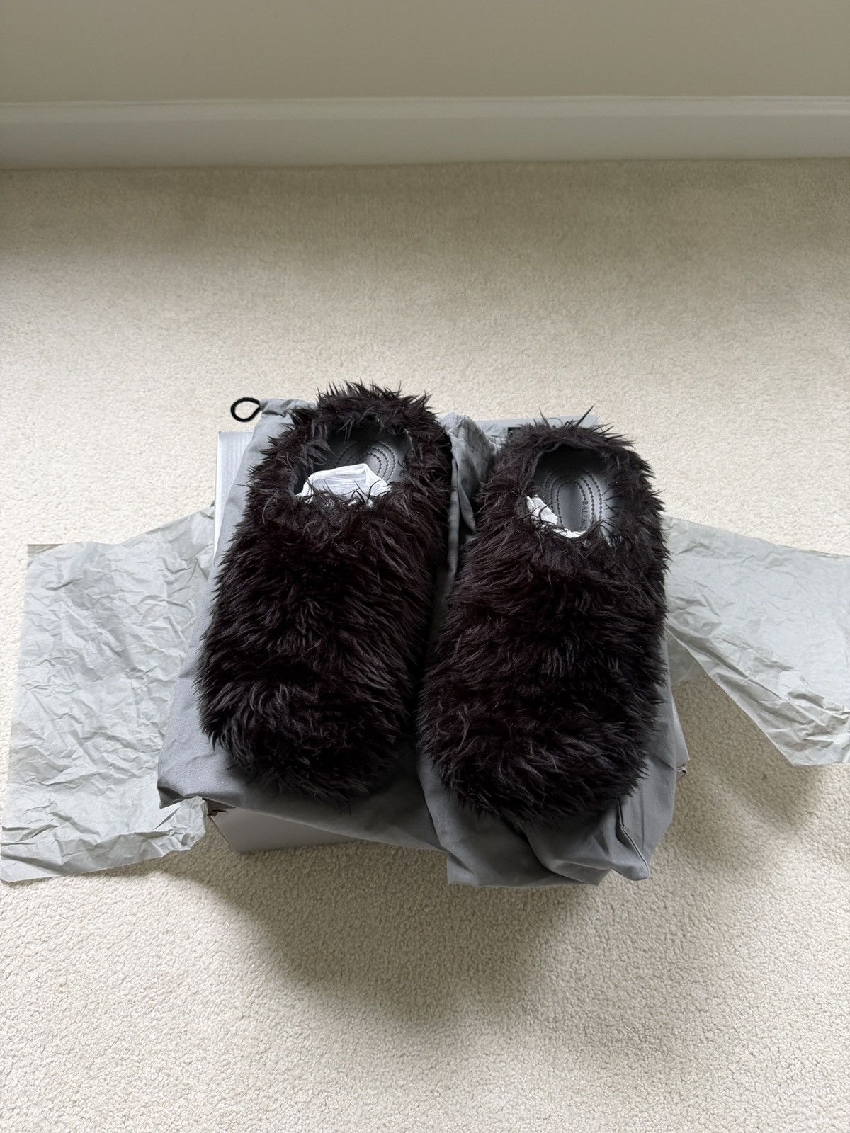 Balenciaga BB FUR CROCS Size US 8 / EU 41 - 2 Thumbnail