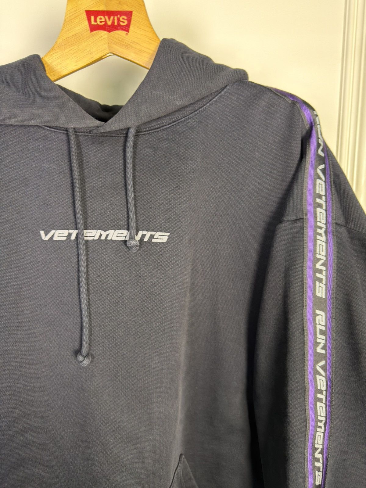 Vetements *RARE* VETEMENTS RUN TAPE LOGO OVERSIZED SWEATER HOODIE Size US XS / EU 42 / 0 - 2 Thumbnail