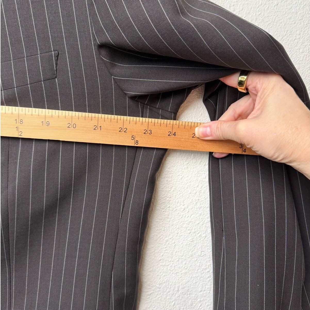Hugo Boss Hugo Boss Black Pinstripe Wool Mohair 2 Pc Suit Men’s 46R Size 46R - 7 Thumbnail