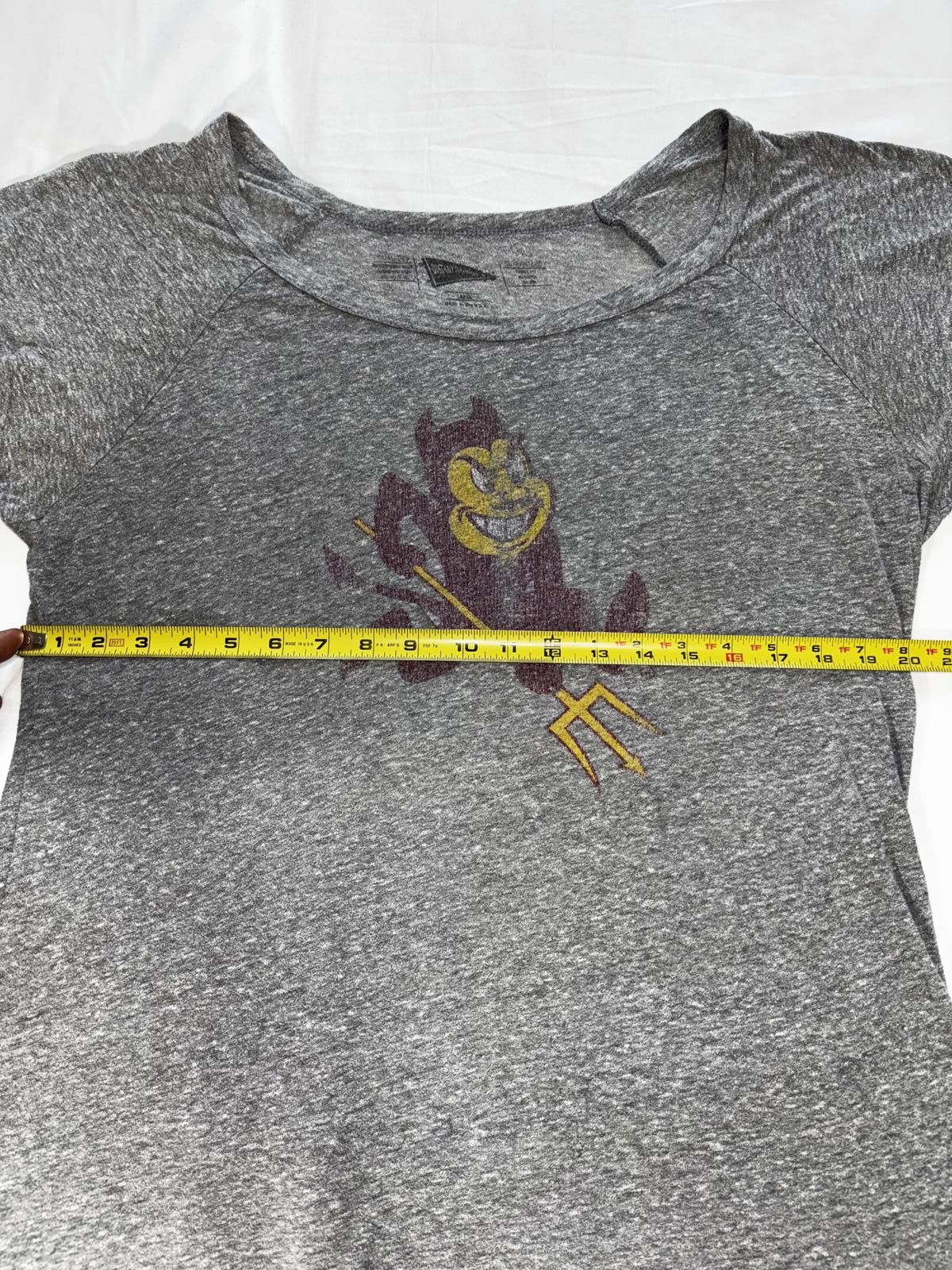 Unknown London Vintage Inspired Graphic Tee with Fun Design Size L / US 10 / IT 46 - 7 Thumbnail