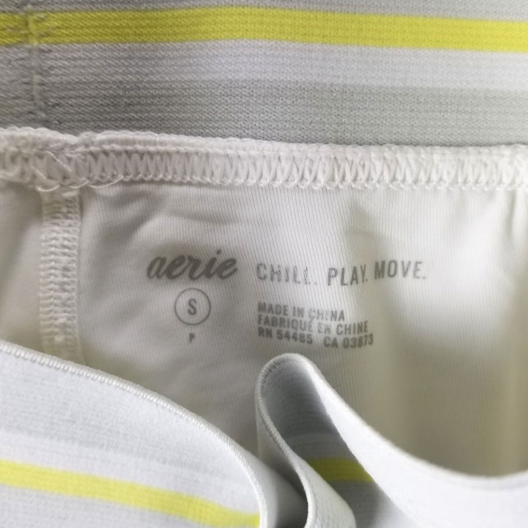 Vintage Aerie Chill Play Move High Waisted Pocket Legging White Striped Small Women Leggings Size 28" / US 6 / IT 42 - 3 Thumbnail