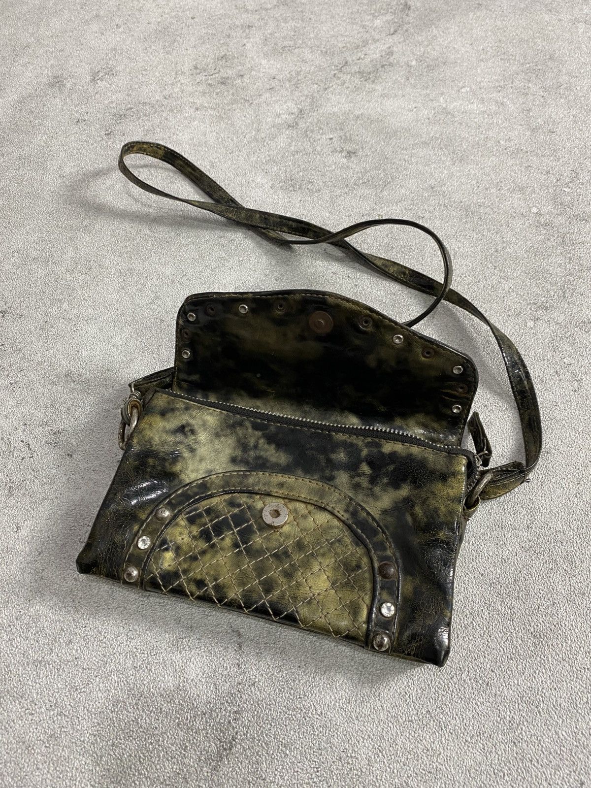 If Six Was Nine 2000s Esprit Snake skin studed sling bags Size ONE SIZE - 3 Thumbnail