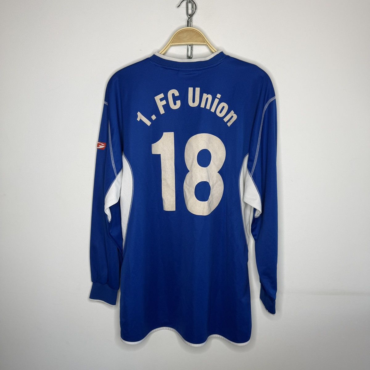 Other Saller 1.FC Union Berlin 2003 away jersey Size US L / EU 52-54 / 3 - 7 Thumbnail