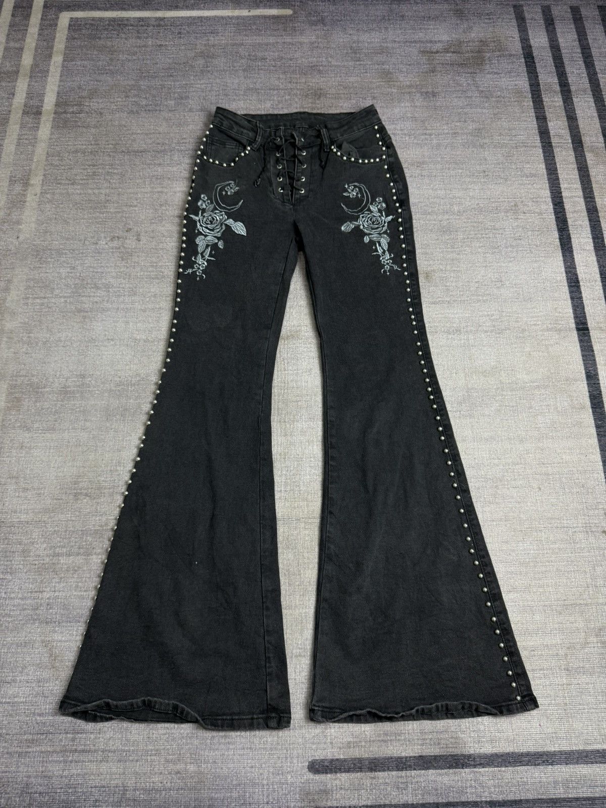 Tornado Mart ROMWE IFSIX SUPER FLARE DENIM PANTS Size US 26 / EU 42 - 1 Thumbnail