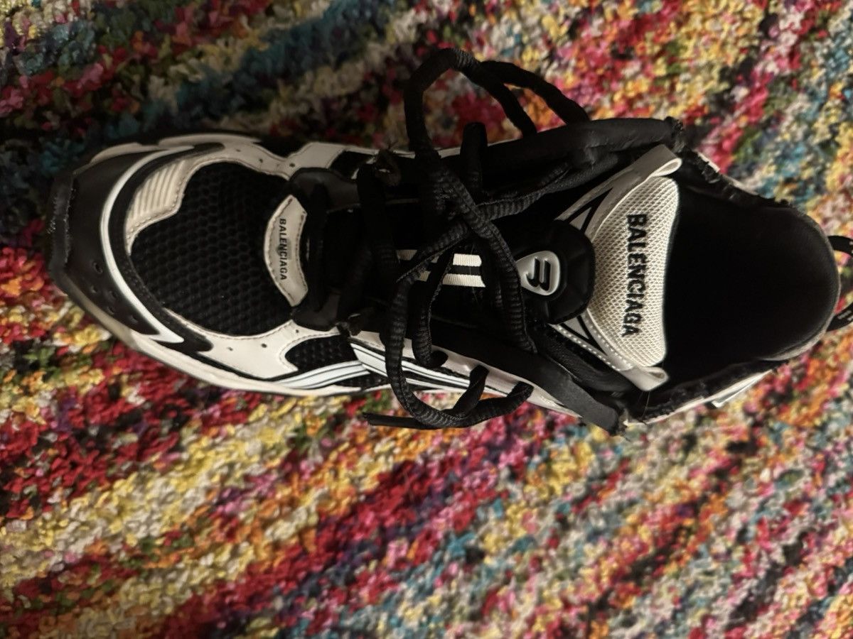 Balenciaga Black and white balenciaga 47 Size US 14 / EU 47 - 3 Thumbnail