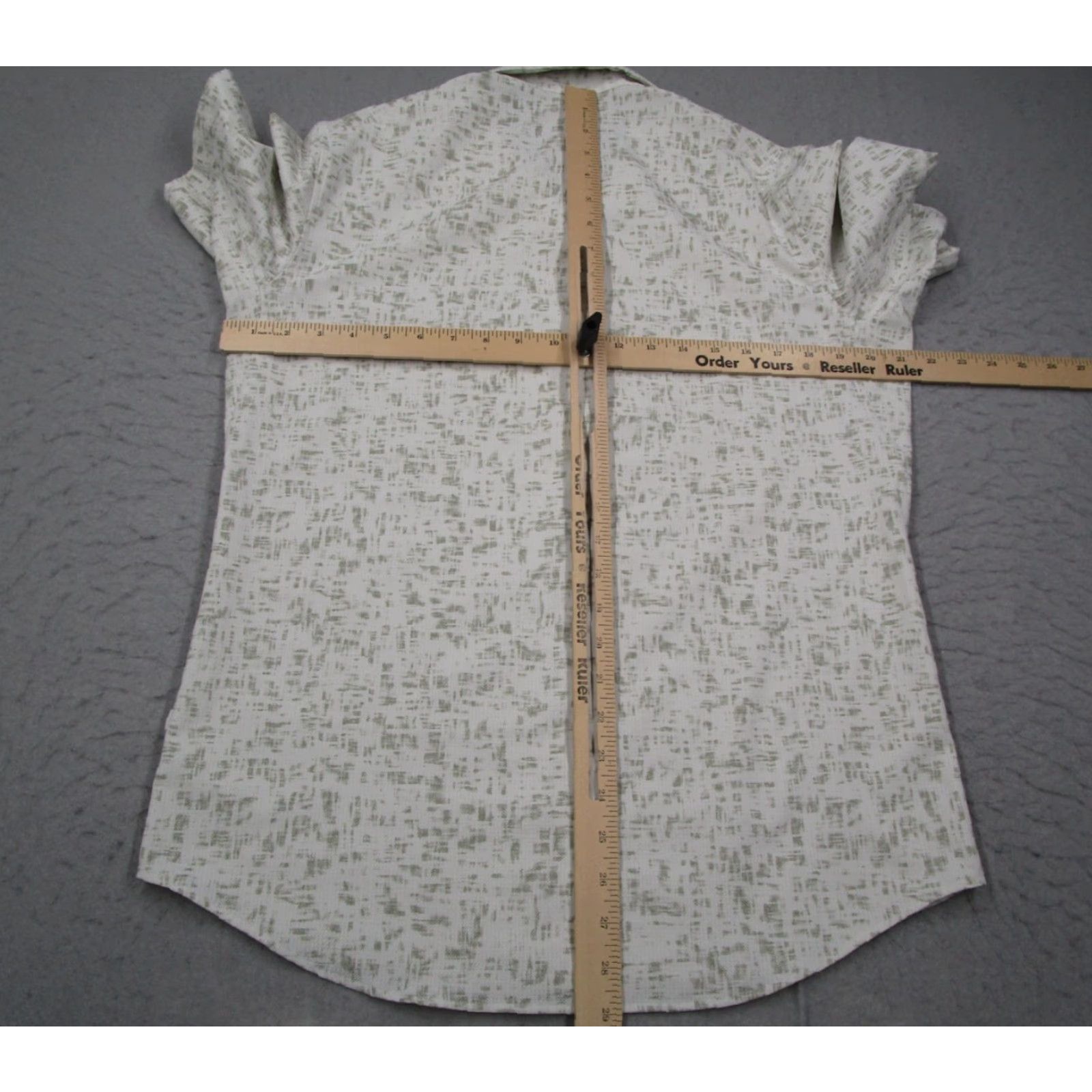 Lululemon Lululemon Shirt Mens Medium White Short Sleeve Button Up One Thing At A Time Geometric Pattern Collared Lightweight Breathable Polyester Blend Size US M / EU 48-50 / 2 - 4 Thumbnail