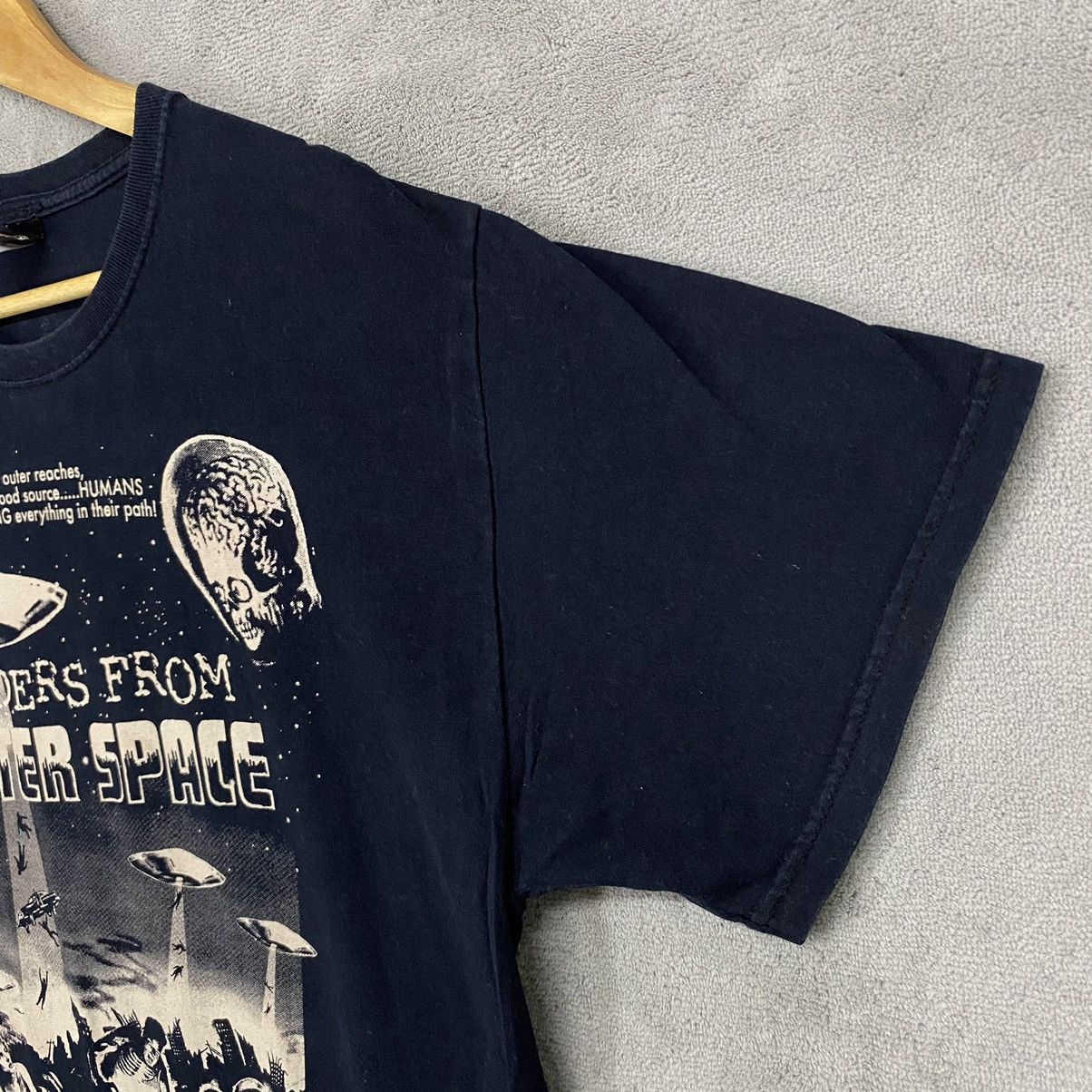 Vintage VINTAGE ‼️ INVADERS FROM OUTER SPACE Size US L / EU 52-54 / 3 - 4 Thumbnail