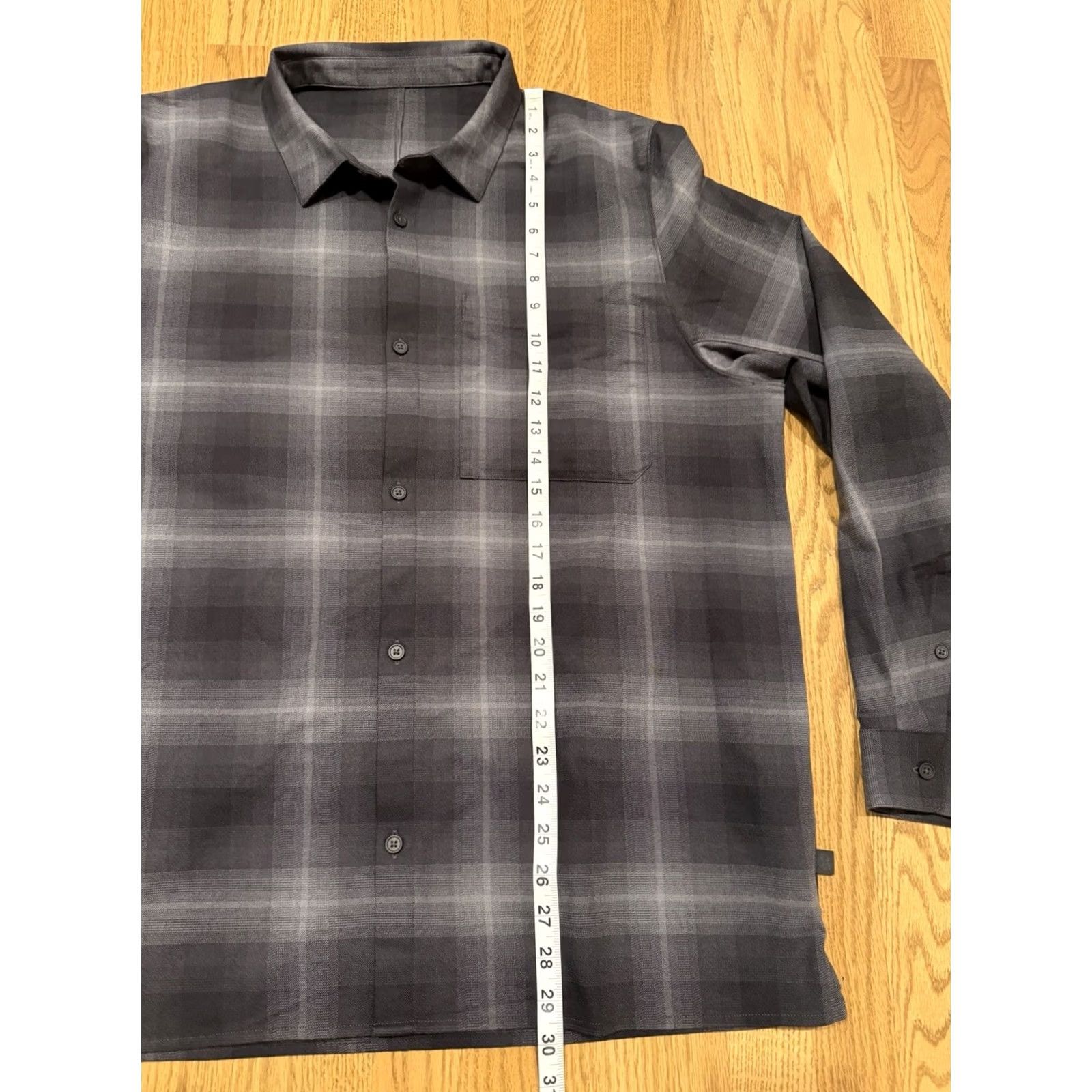 Lululemon Lululemon Button-Up Shirt Men’s XL Grey Black Long Sleeve Zip Pocket Flannel Size US XL / EU 56 / 4 - 6 Thumbnail