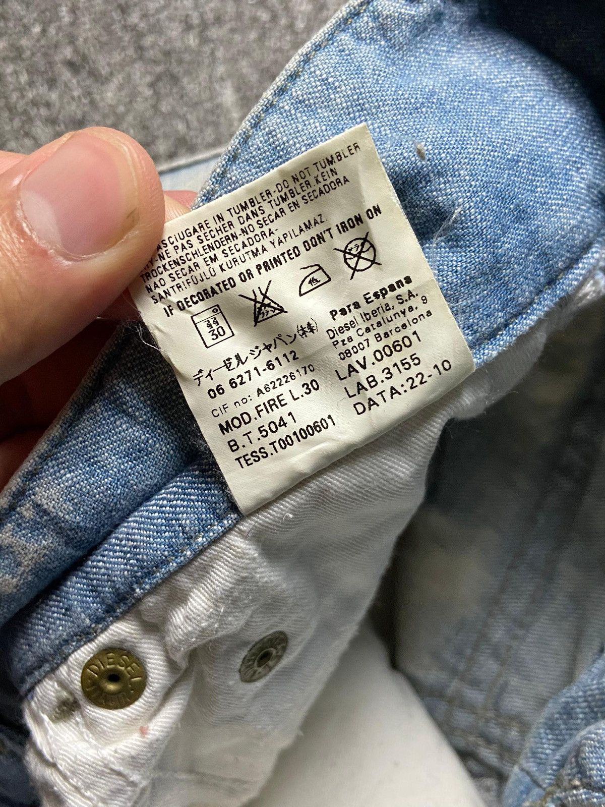 Diesel Vintage DIESEL Light Blue Belther Denim Jeans (154) Size US 27 - 8 Thumbnail