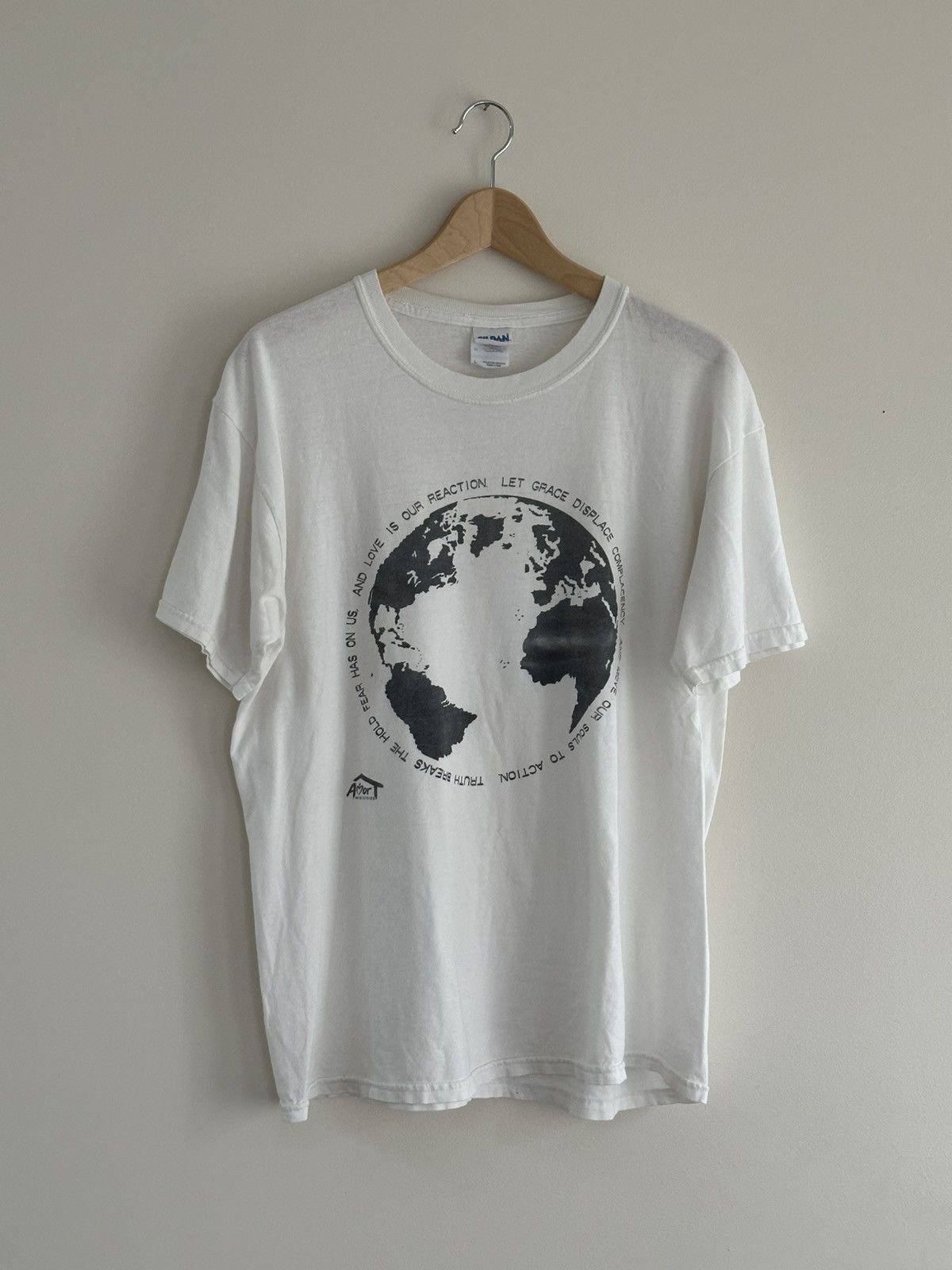 Gildan Vintage Jesus Gildan T-Shirt Globe Graphic Print Earth Size US L / EU 52-54 / 3 - 1 Thumbnail