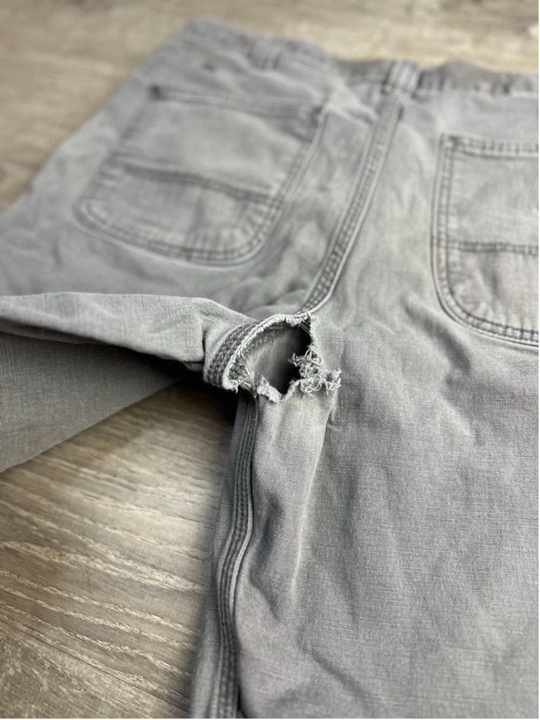 Carhartt Men's Distressed Carhartt Grey Cargo Shorts 34 Size US 34 / EU 50 - 8 Thumbnail