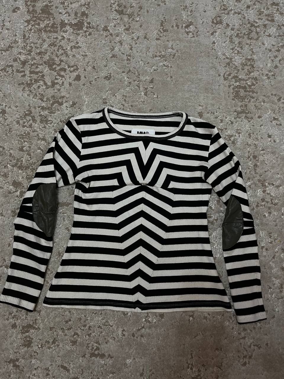 Maison Margiela Mm6 maison margiela t-shirt with striped elbow patches. Size S / US 4 / IT 40 - 2 Thumbnail