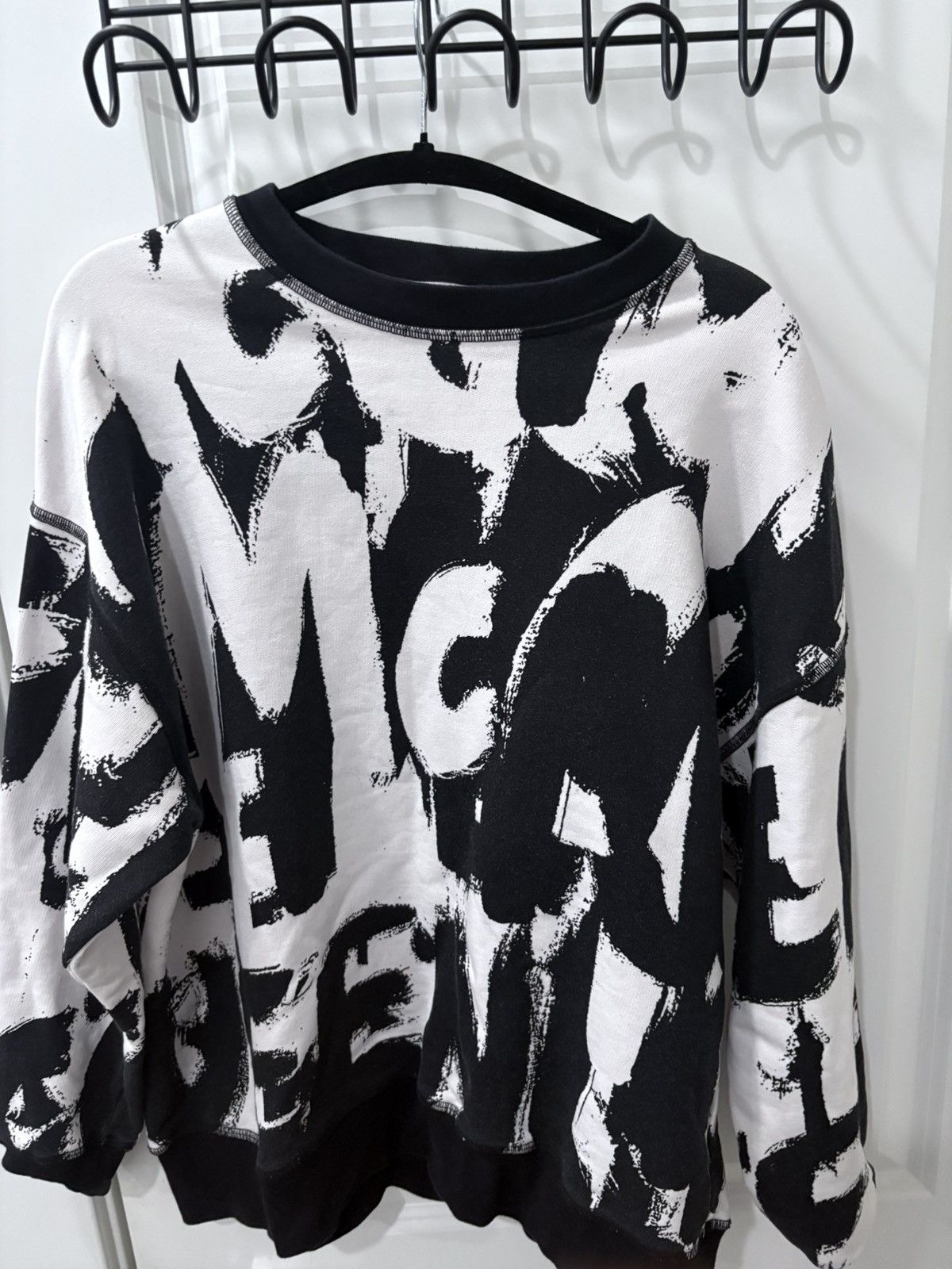 Alexander McQueen Alexander McQueen Black & White Graffiti Sweatshirt Size US M / EU 48-50 / 2 - 1 Thumbnail