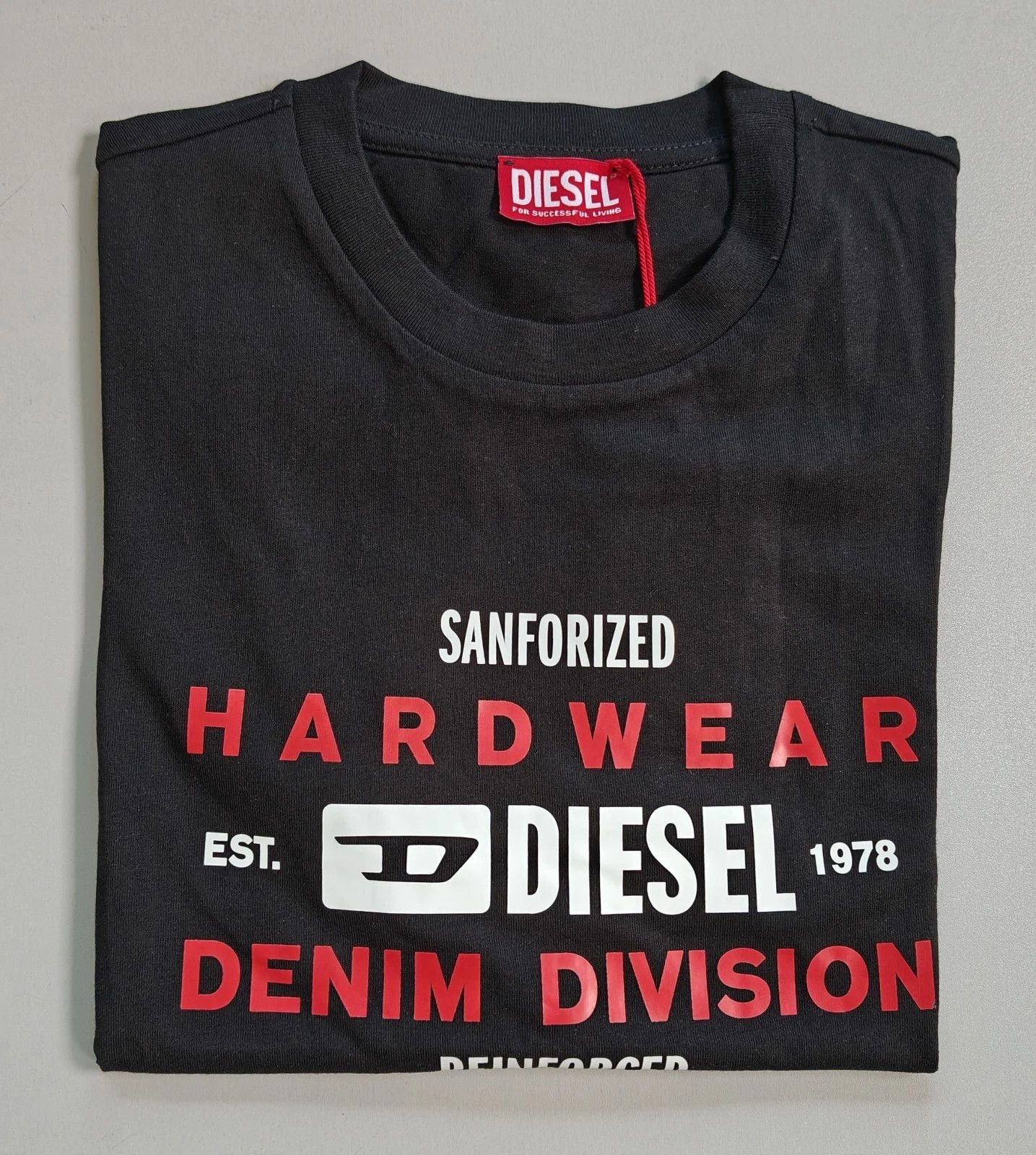 Diesel DIESEL Black Tshirt with Hardwear Denim Division print T4159 Size US M / EU 48-50 / 2 - 1 Thumbnail