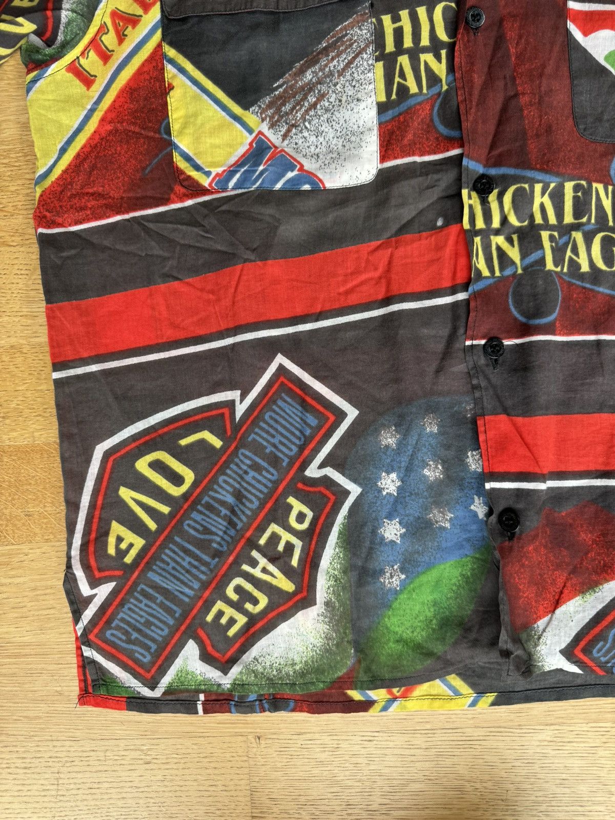 Moschino × Vintage VTG 1990‘s iconic More Chicken than Eagly Shirt Size US M / EU 48-50 / 2 - 16 Thumbnail
