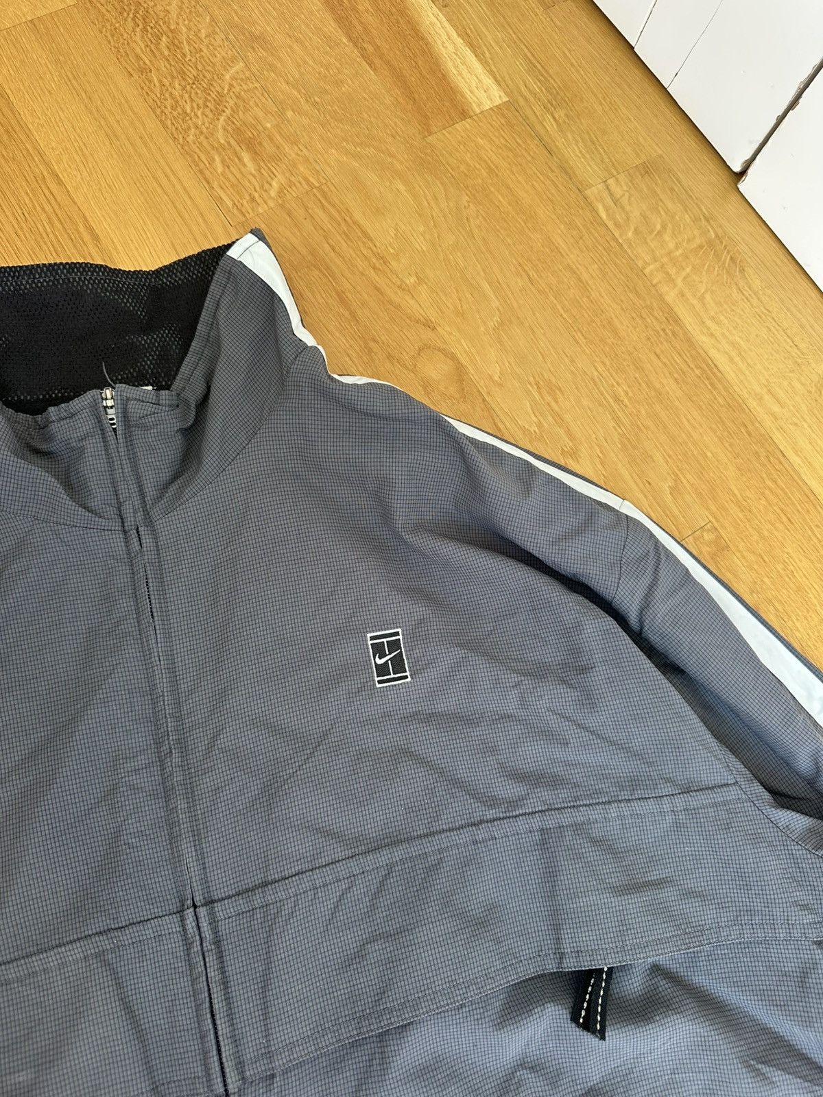 Nike Vintage Nike Court Jacket Gray Logo Fit Xl Size Size US XL / EU 56 / 4 - 8 Thumbnail