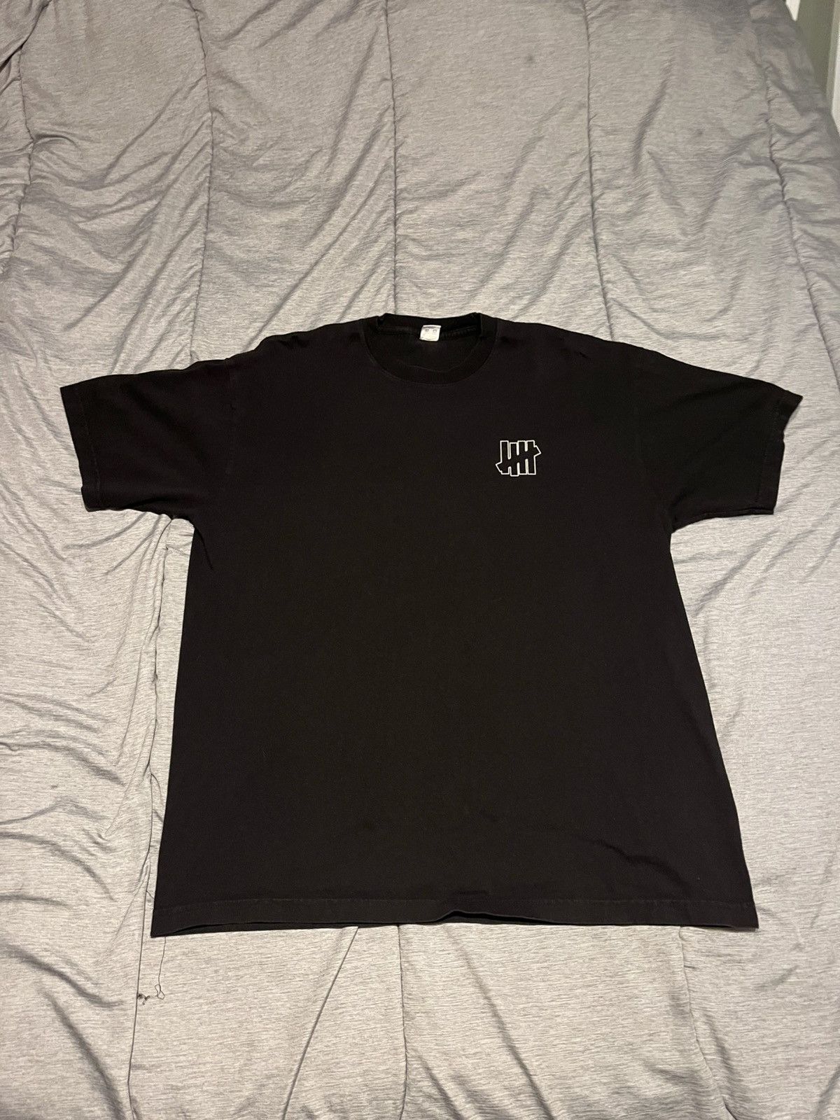 Undefeated × Vintage Vintage Undefeated t-shirt Size US XL / EU 56 / 4 - 1 Thumbnail