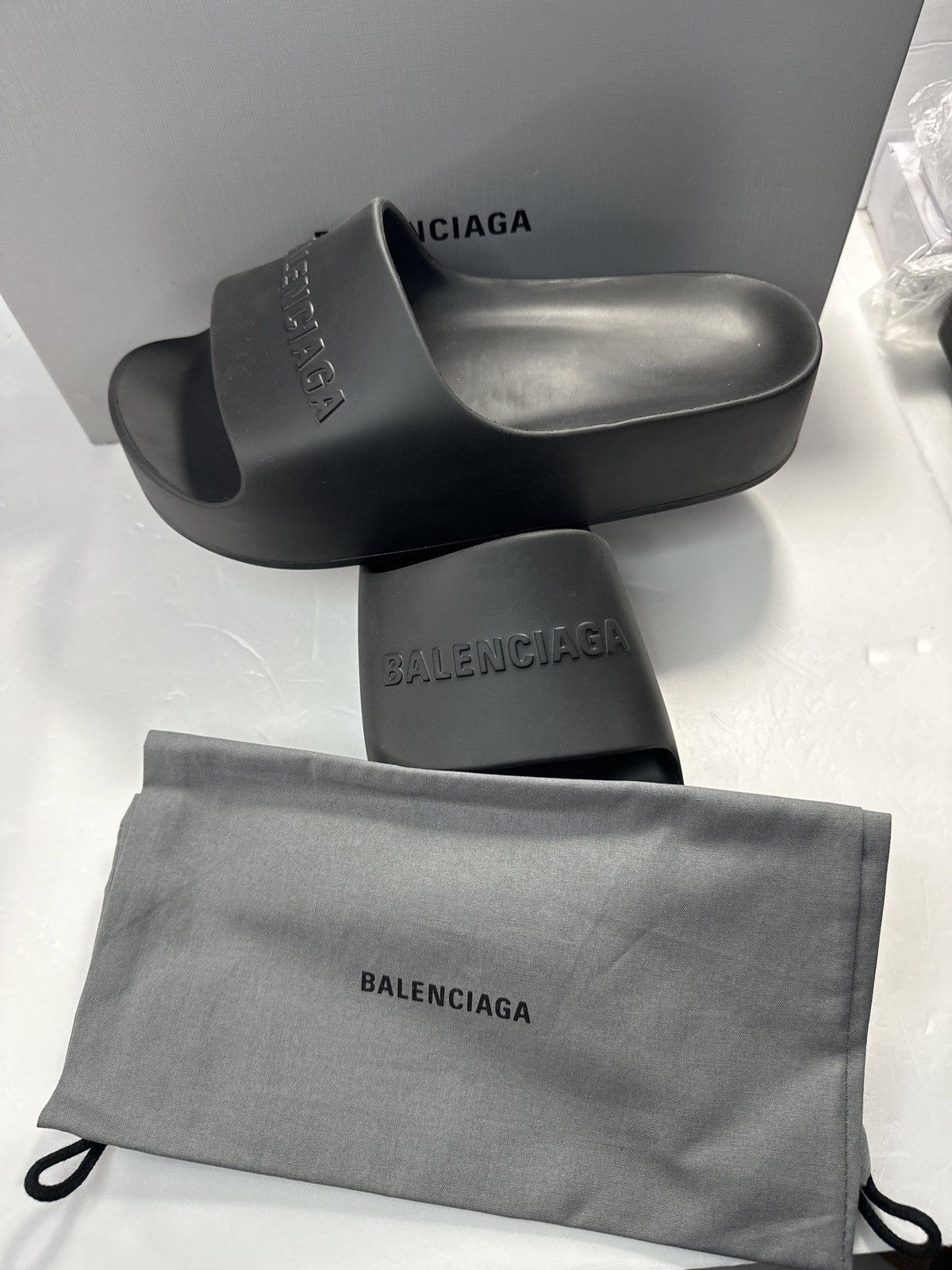 Balenciaga Balenciaga WOMEN'S CHUNKY SLIDE SANDAL IN BLACK rubber Size US 11 / IT 41 - 16 Thumbnail
