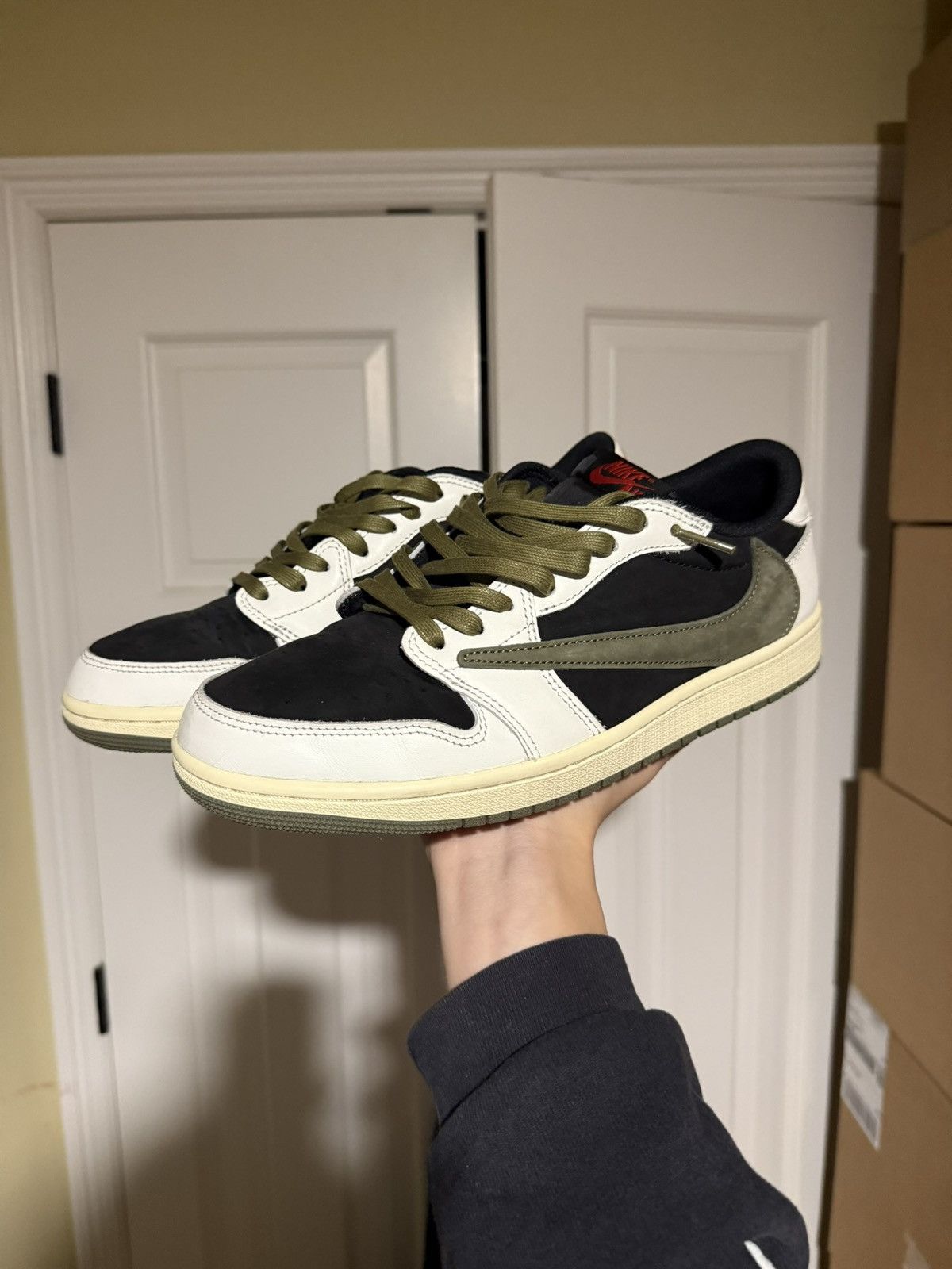 Nike × Travis Scott Jordan 1 Low Travis Scott Olive Size US 10 / EU 43 - 1 Thumbnail
