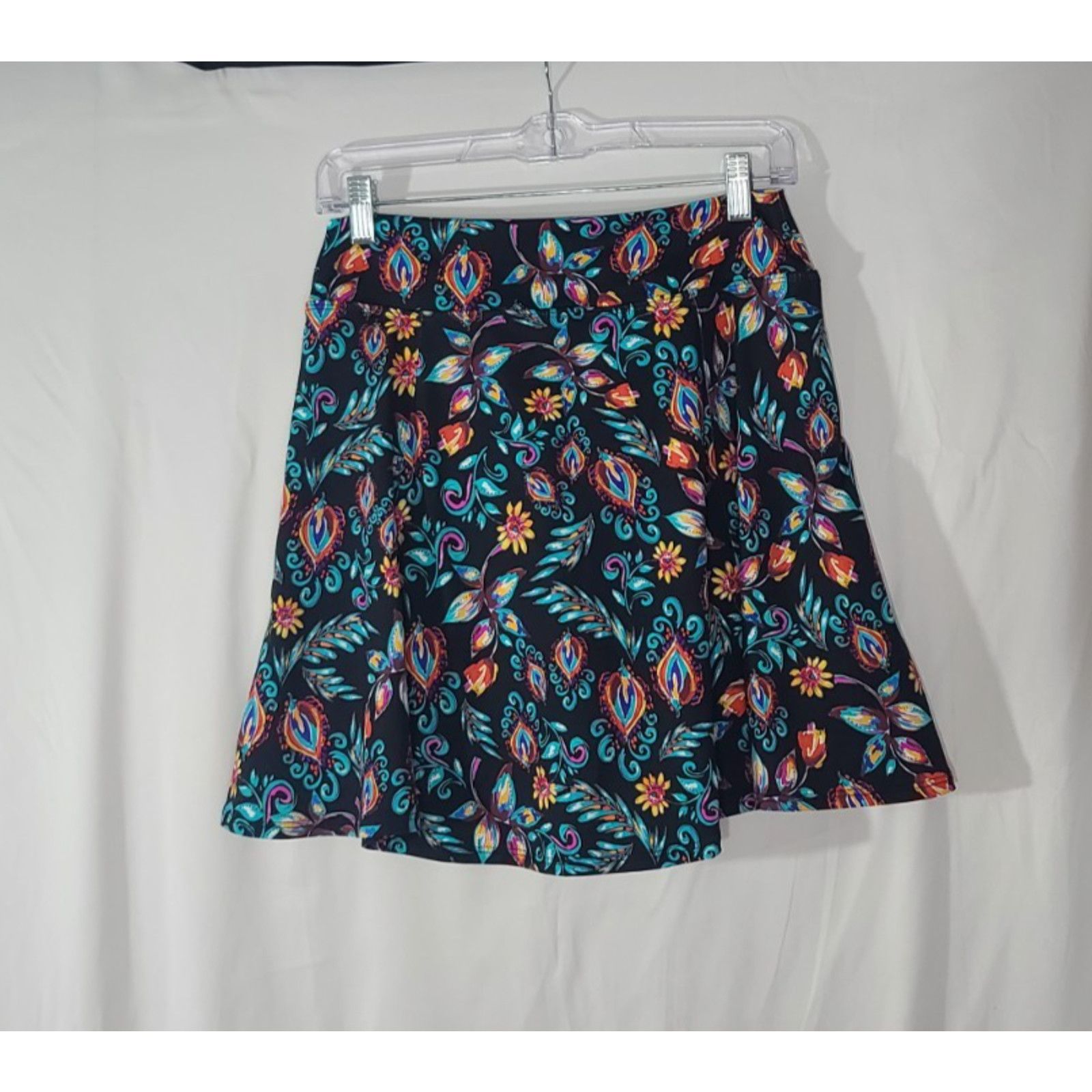 Other Dona Jo Women's Tam Floral Tennis Skort Medium Colorful Size 27" / US 4 / IT 40 - 5 Thumbnail