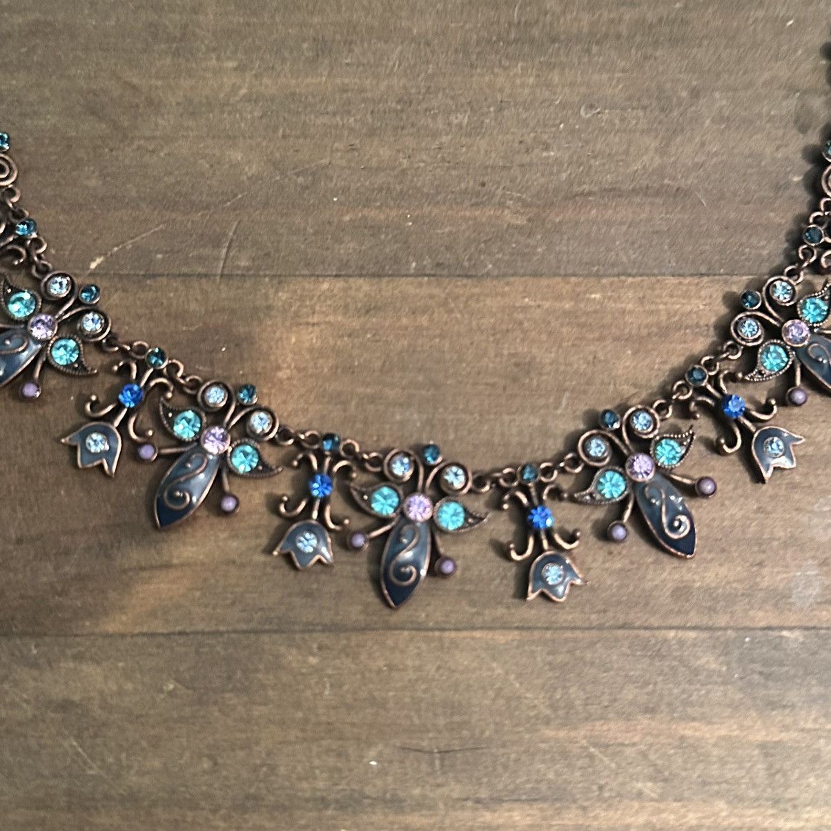 Other Avon NR bronze tone tulips and bees rhinestone necklace Size ONE SIZE - 3 Thumbnail