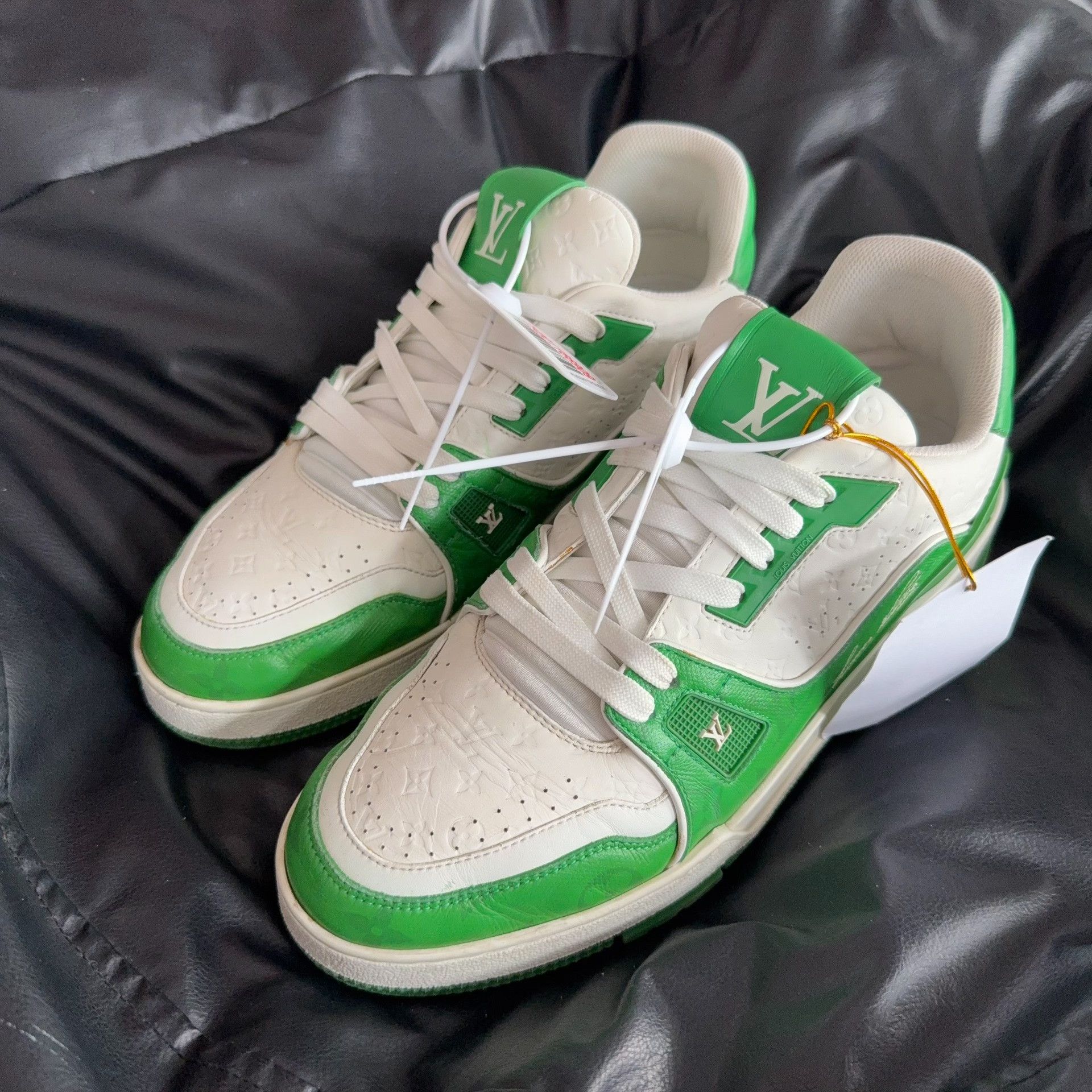 Louis Vuitton Louis Vuitton Training Green Lowtop Sneakers 42.5 Men Size US 9.5 / EU 42-43 - 1 Thumbnail